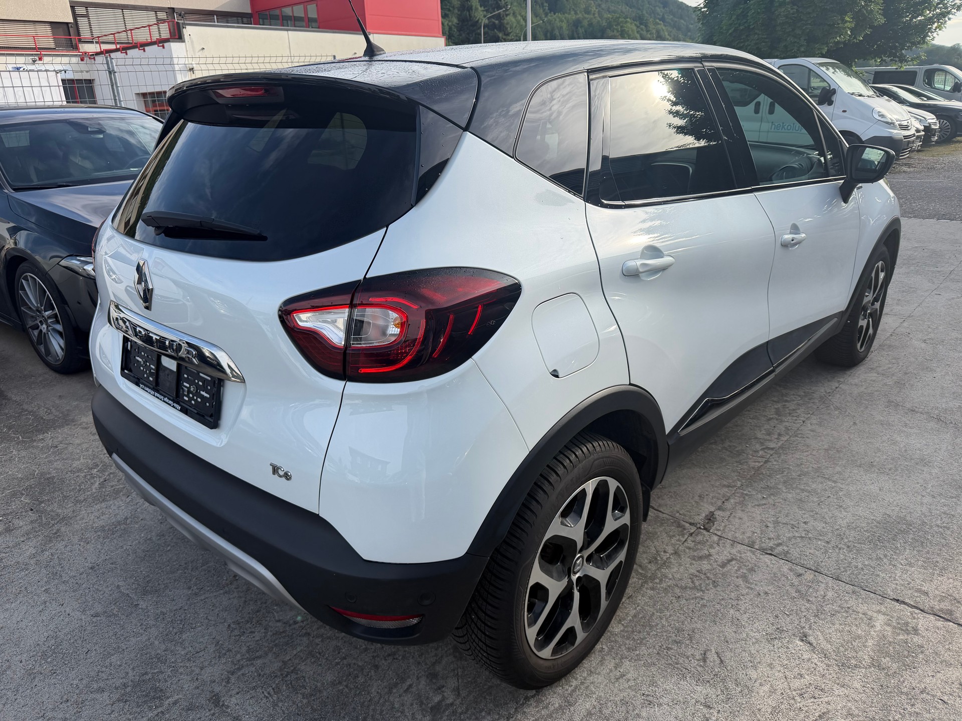 RENAULT Captur 1.2 T 16V Editione One-image-4