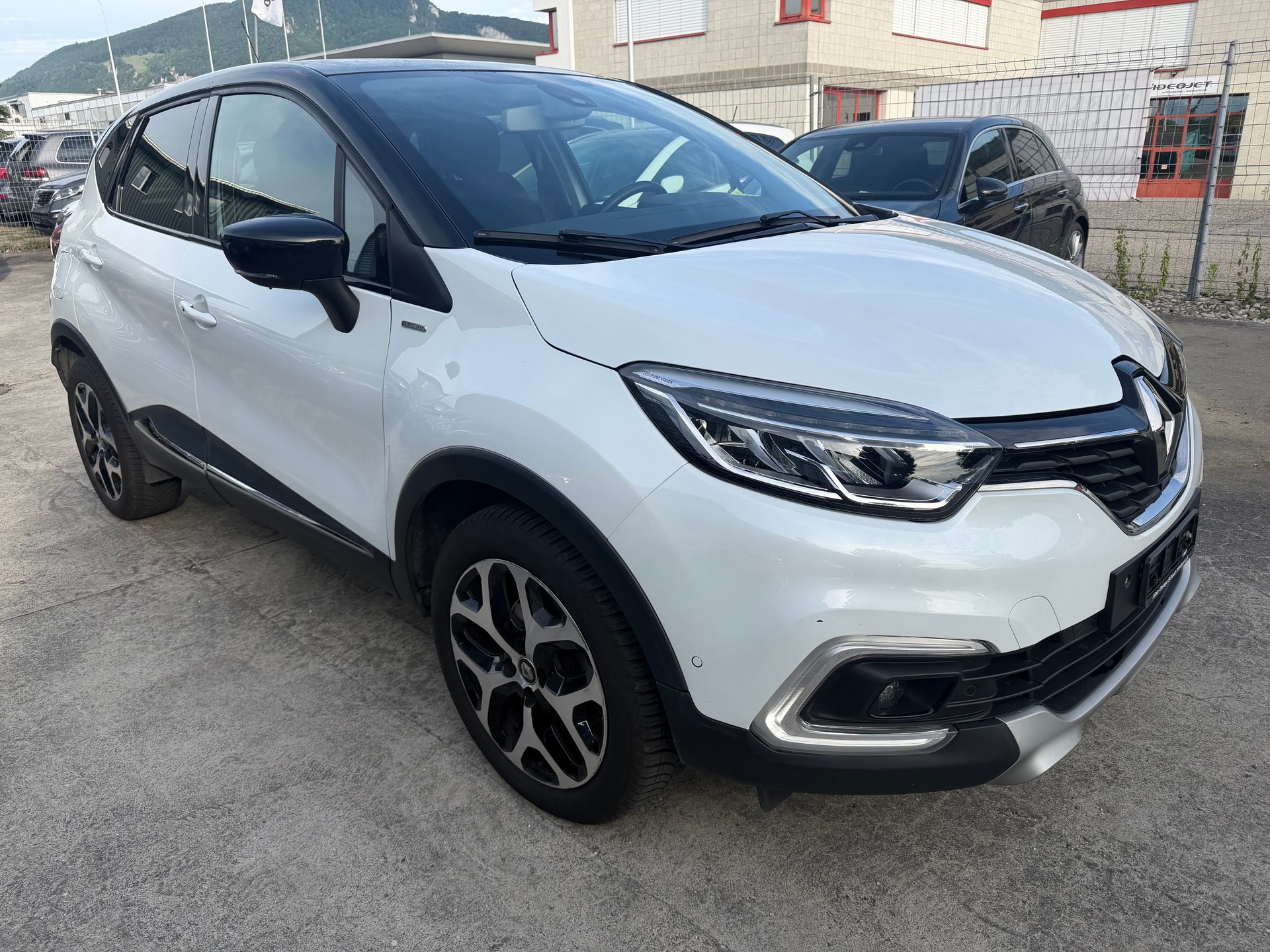 RENAULT Captur 1.2 T 16V Editione One-image-2