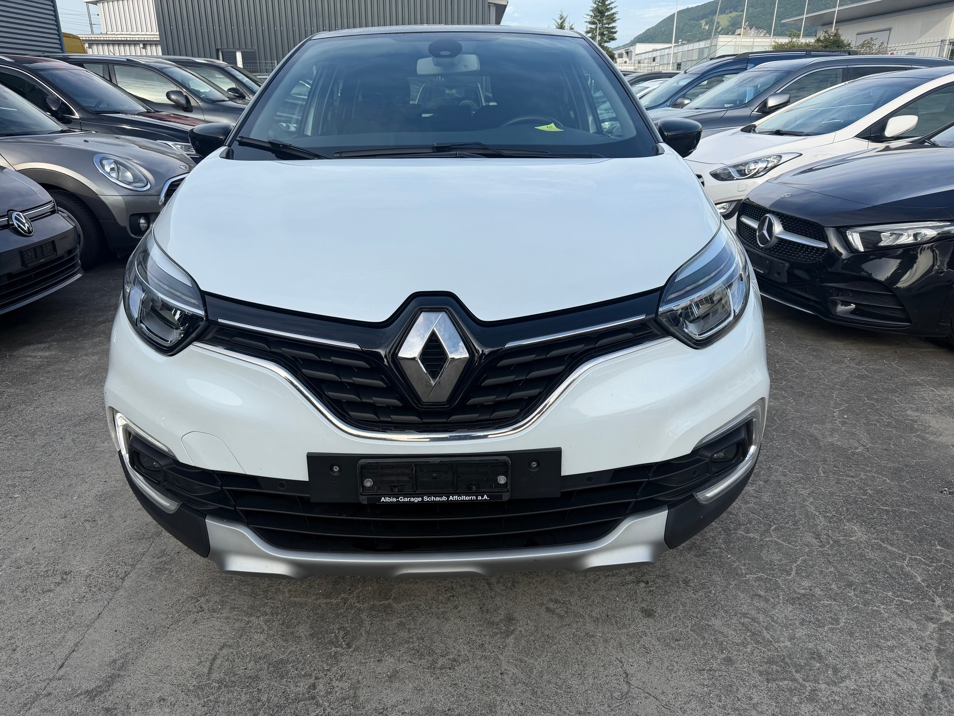 RENAULT Captur 1.2 T 16V Editione One-image-1