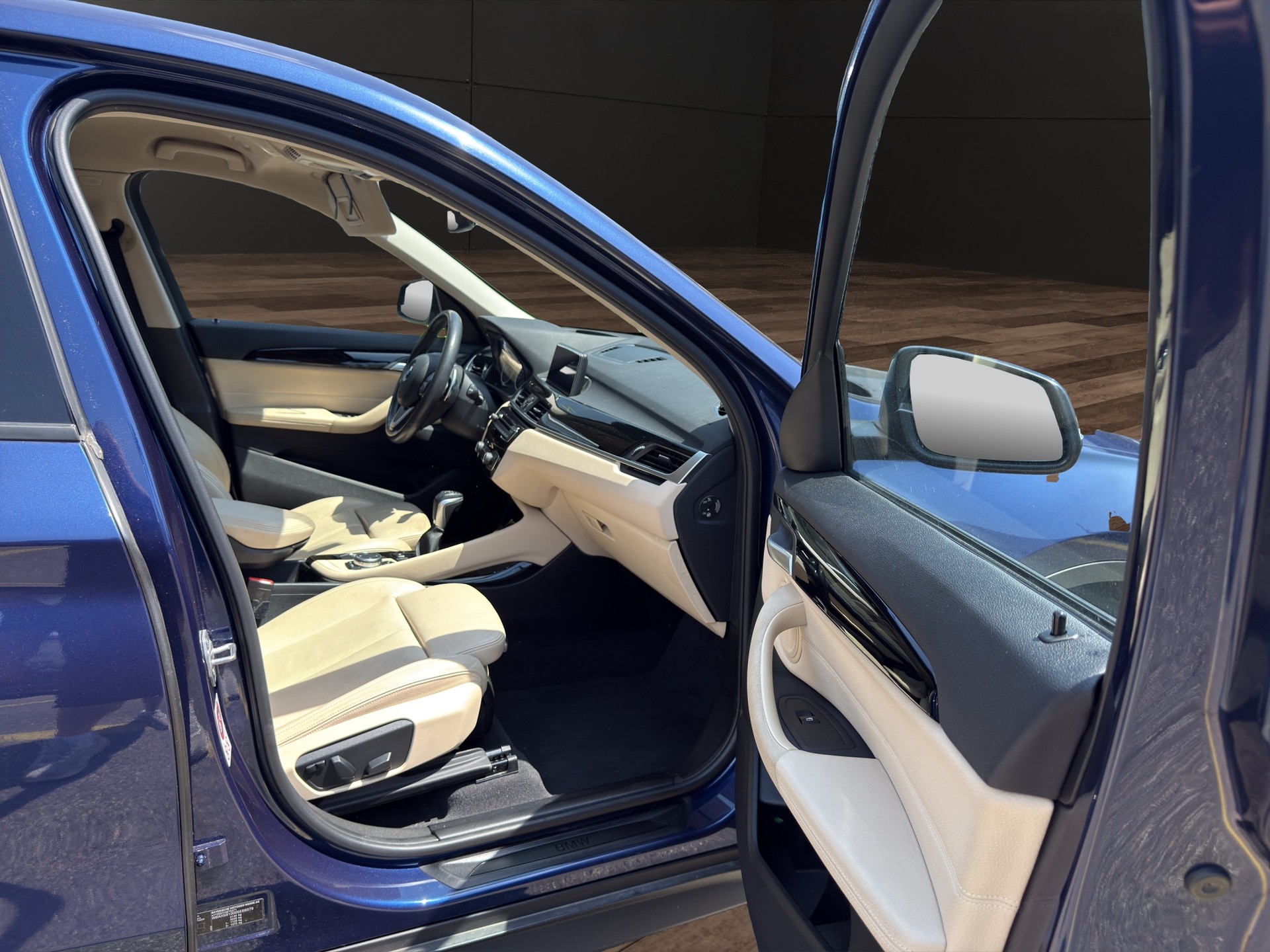 BMW X1 xDrive 20i Sport Line Steptronic-image-13