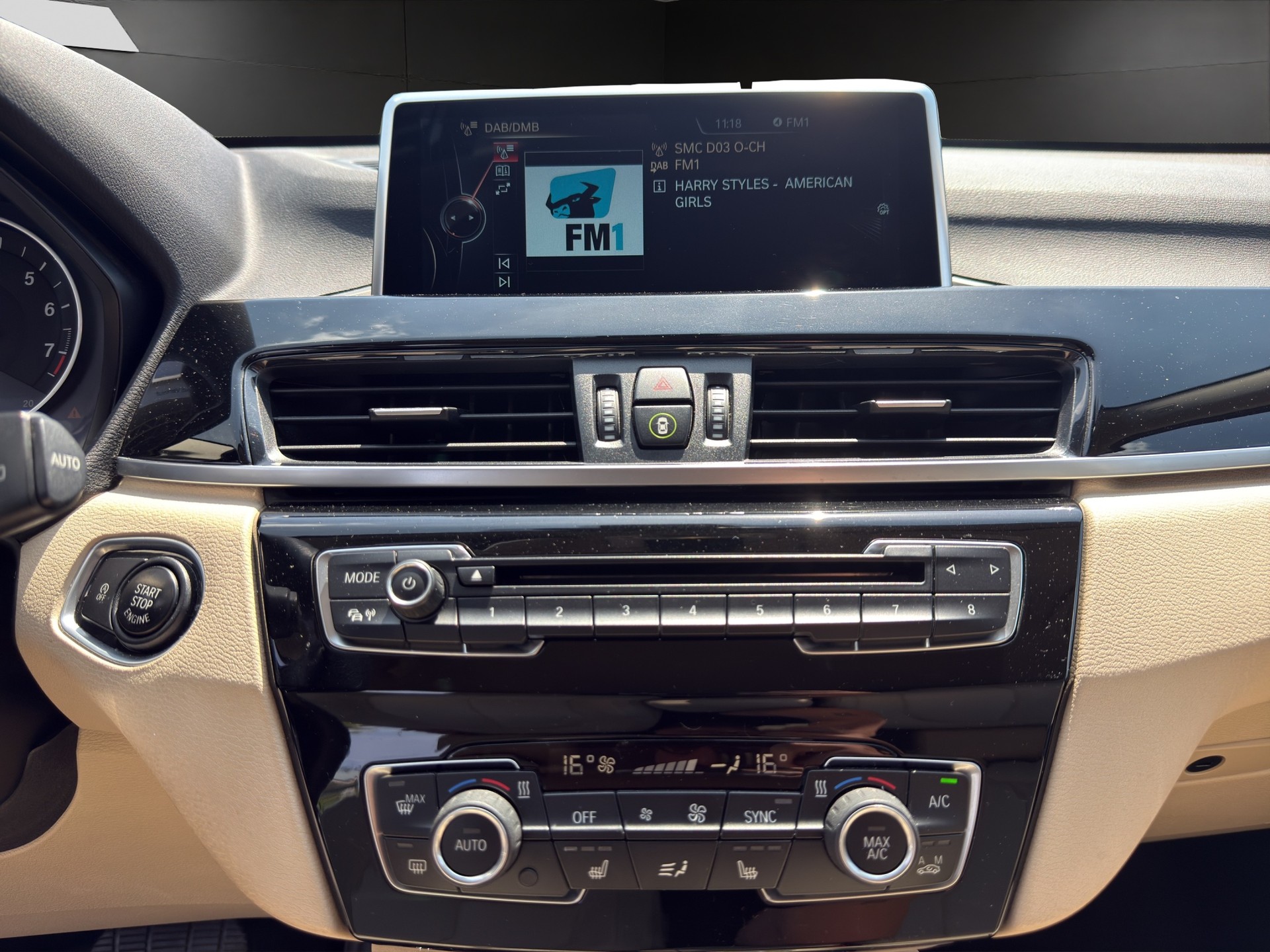 BMW X1 xDrive 20i Sport Line Steptronic-image-11