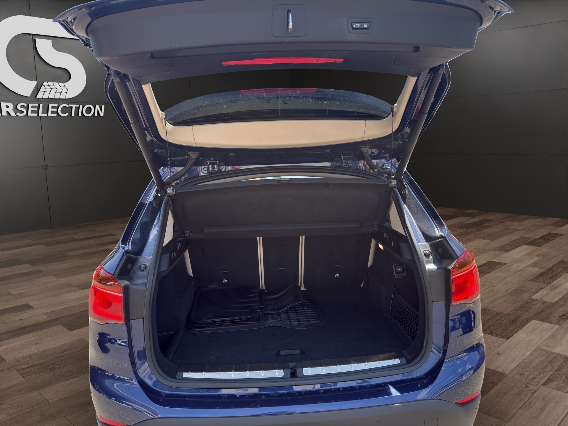 BMW X1 xDrive 20i Sport Line Steptronic-image-15