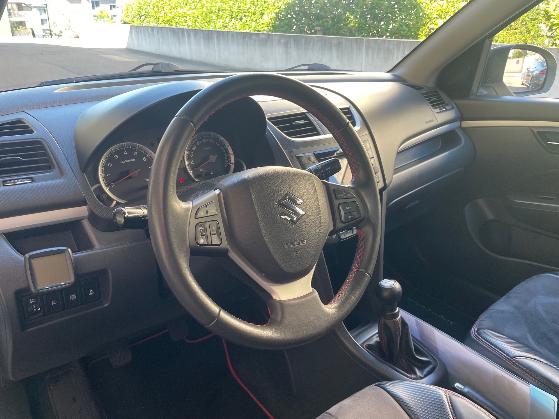 SUZUKI Swift 1.2i 16V GL Sergio Cellano, 94 PS, 5 Gang, *Klima, Teil-Leder, Sitzheizung, PDC Park Distance , 1. Hand, MFK Neu-image-11