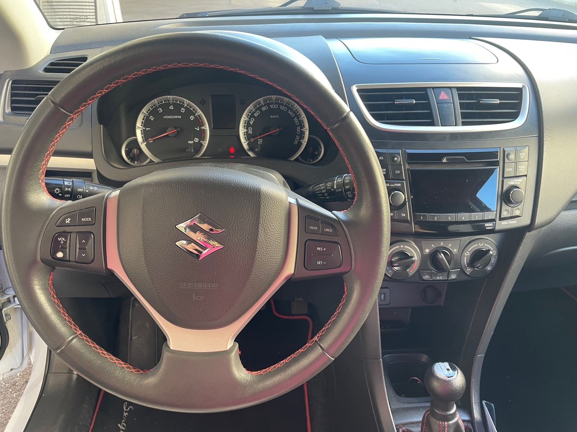 SUZUKI Swift 1.2i 16V GL Sergio Cellano, 94 PS, 5 Gang, *Klima, Teil-Leder, Sitzheizung, PDC Park Distance , 1. Hand, MFK Neu-image-12