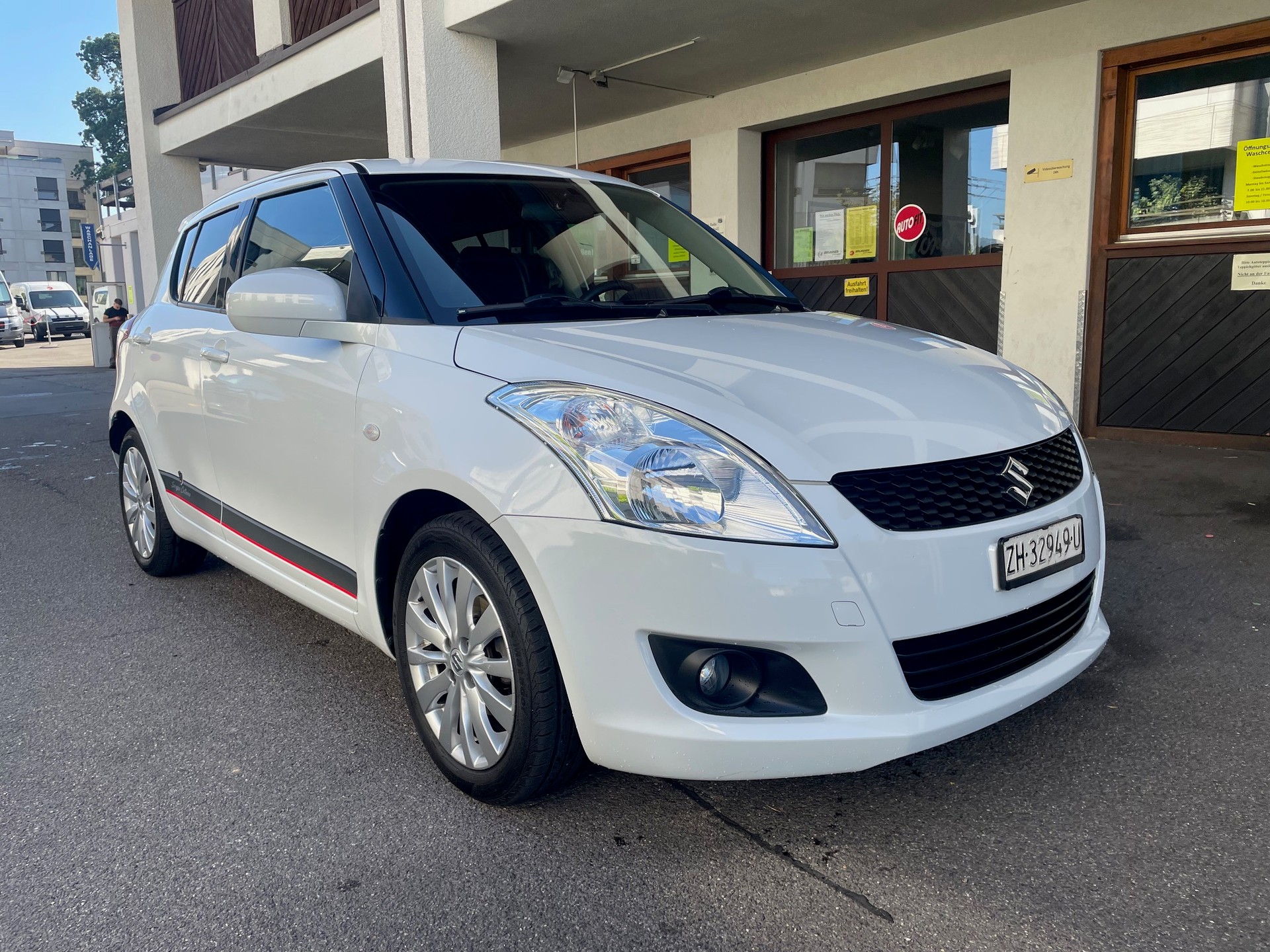 SUZUKI Swift 1.2i 16V GL Sergio Cellano, 94 PS, 5 Gang, *Klima, Teil-Leder, Sitzheizung, PDC Park Distance , 1. Hand, MFK Neu-image-0