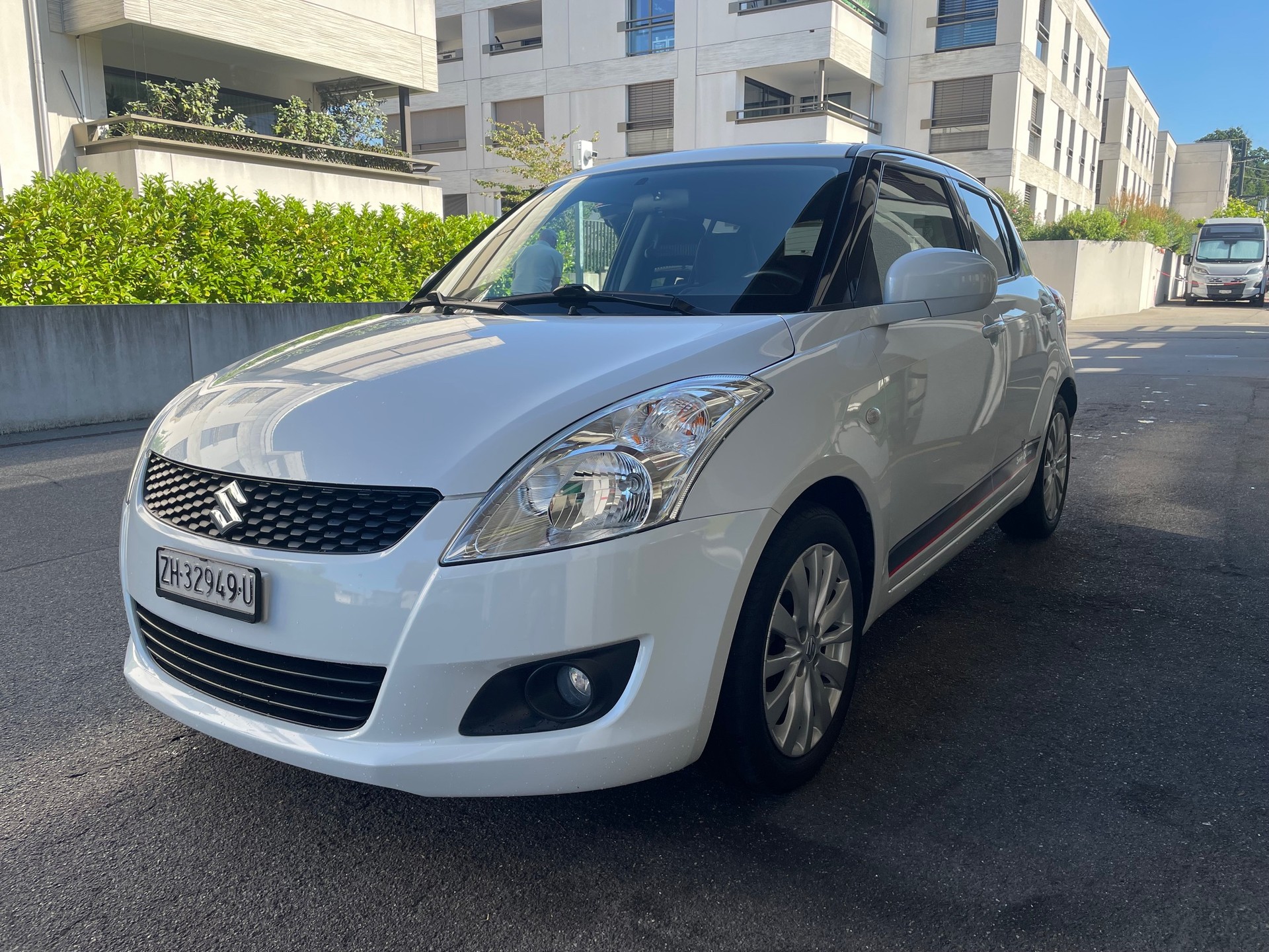 SUZUKI Swift 1.2i 16V GL Sergio Cellano, 94 PS, 5 Gang, *Klima, Teil-Leder, Sitzheizung, PDC Park Distance , 1. Hand, MFK Neu-image-7