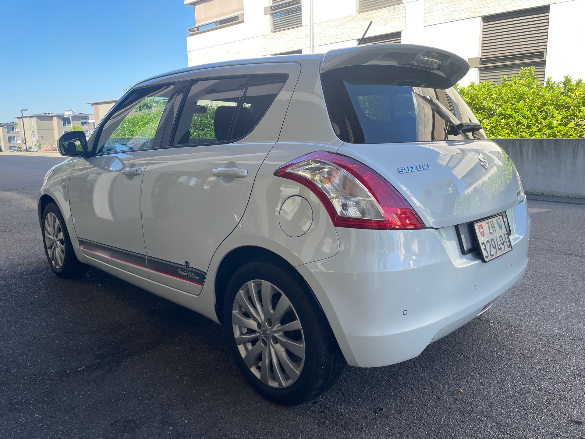 SUZUKI Swift 1.2i 16V GL Sergio Cellano, 94 PS, 5 Gang, *Klima, Teil-Leder, Sitzheizung, PDC Park Distance , 1. Hand, MFK Neu-image-5