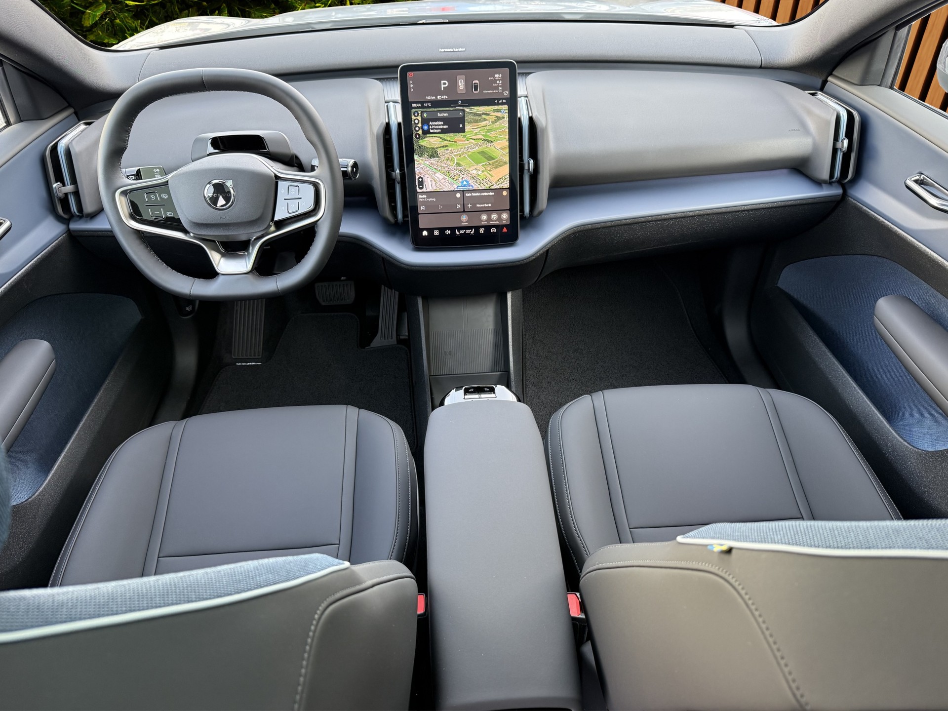 VOLVO EX30 CC E60 Twin Performance AWD-image-9