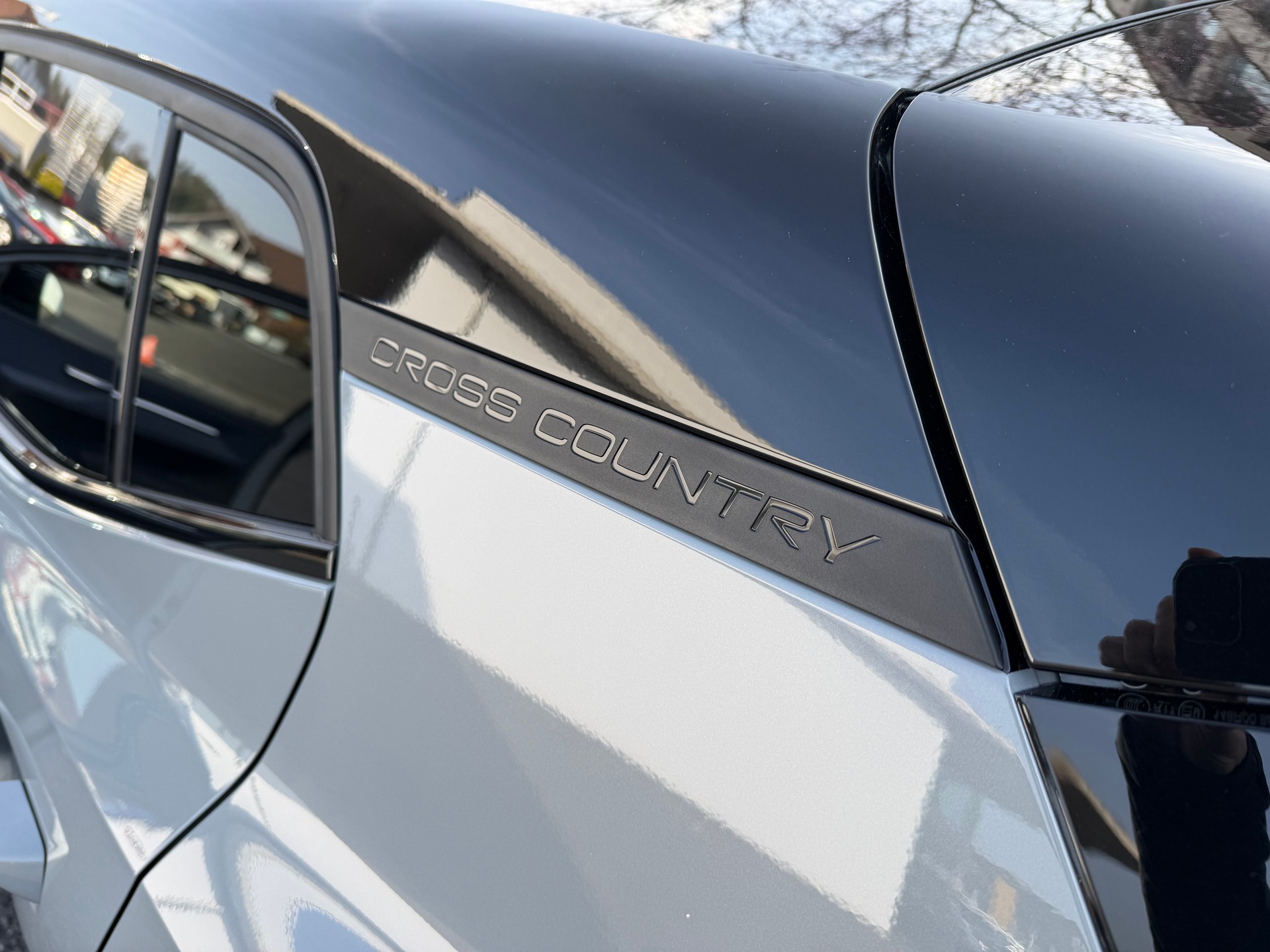 VOLVO EX30 CC E60 Twin Performance AWD-image-8