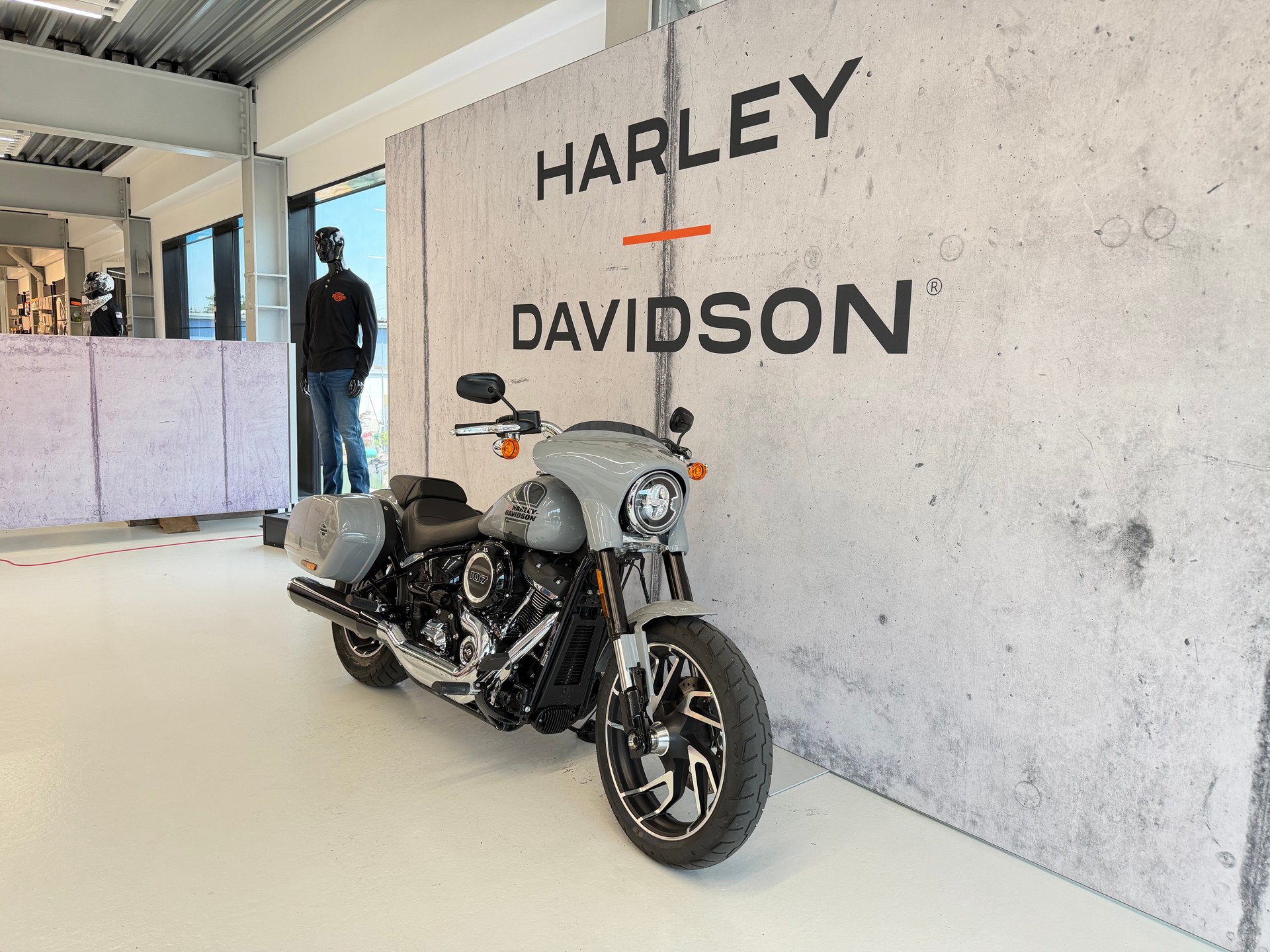HARLEY-DAVIDSON FLSB Sport Glide 107-showroom-element-1