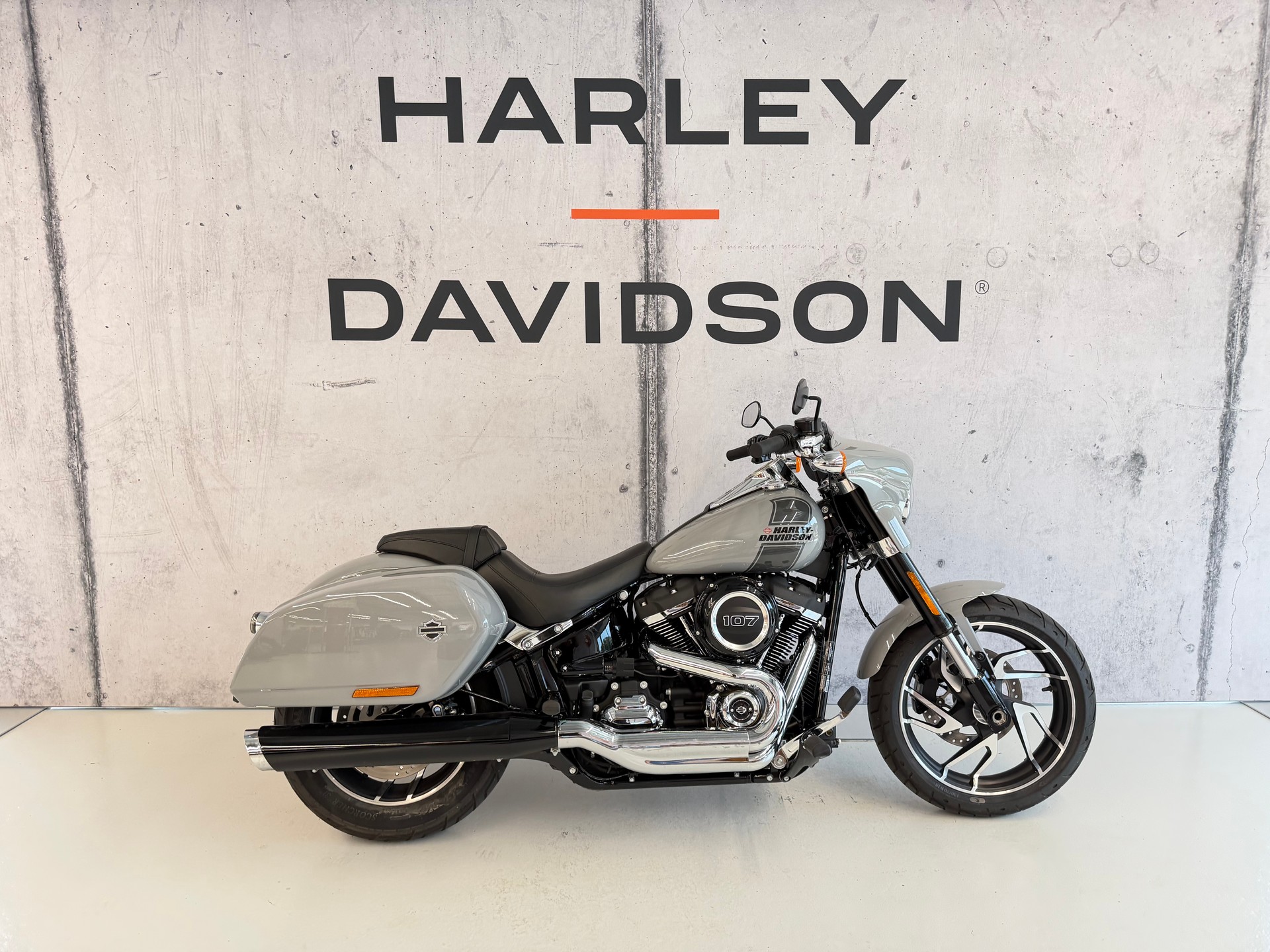 HARLEY-DAVIDSON FLSB Sport Glide 107
