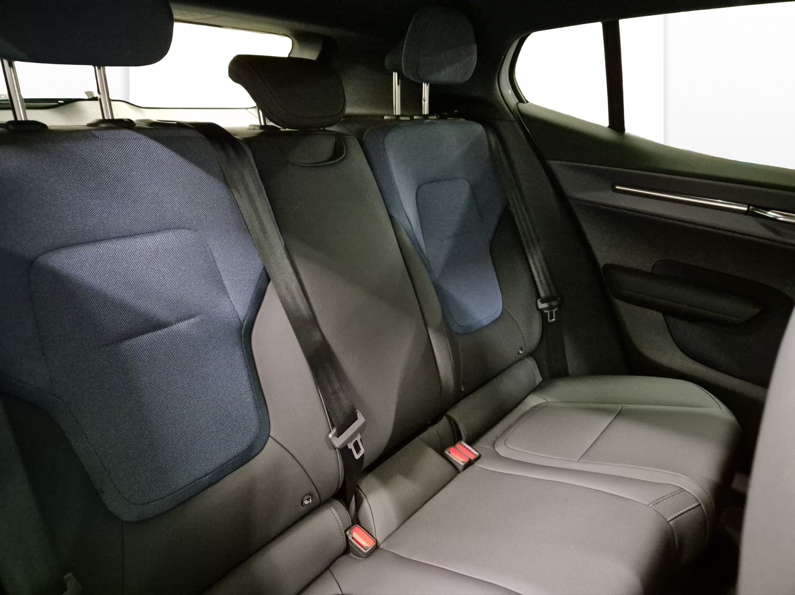 VOLVO EX30 E60 Twin Plus Performance AWD-image-16