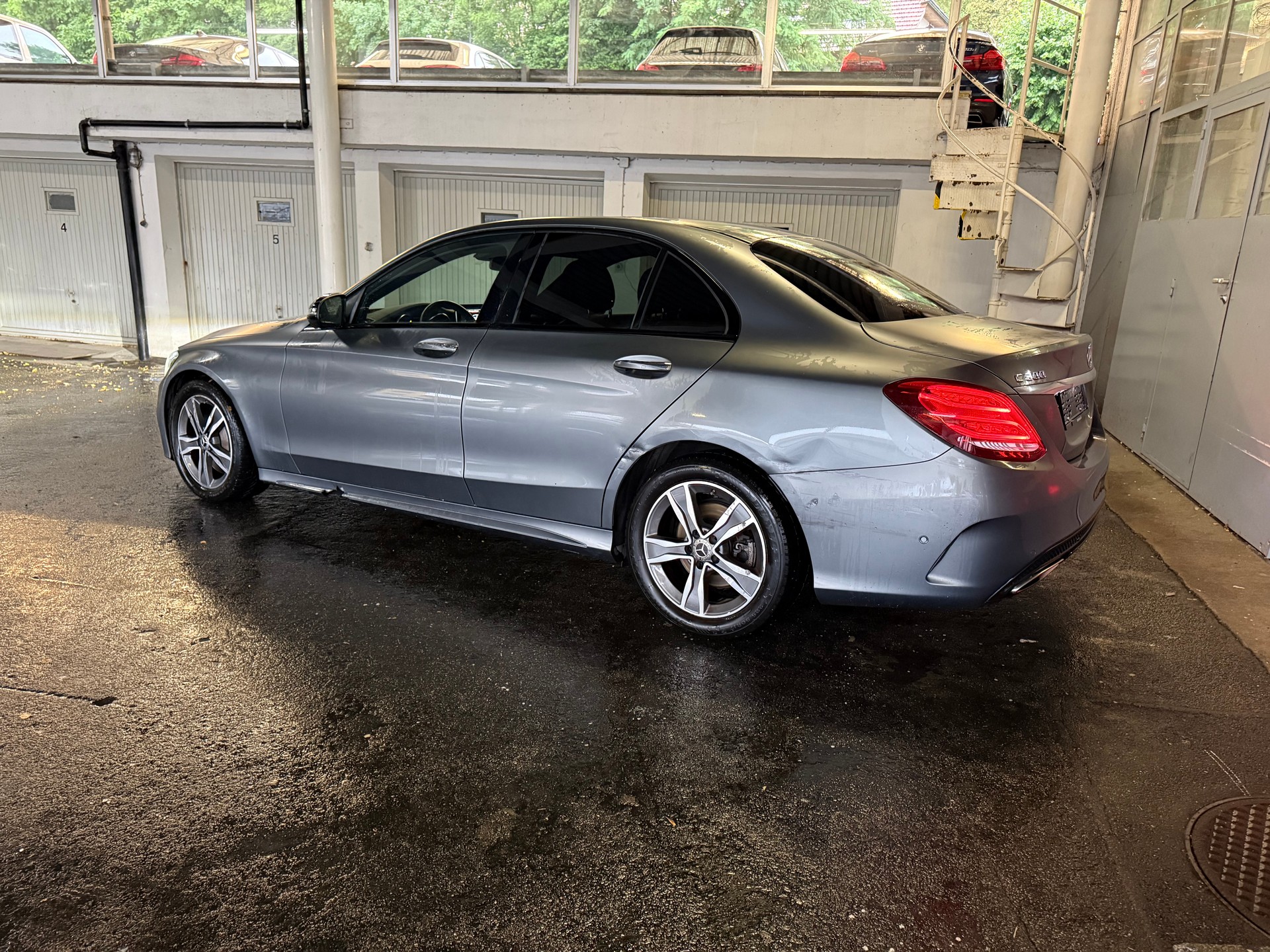 MERCEDES-BENZ C 300 AMG Line 9G-Tronic-image-6