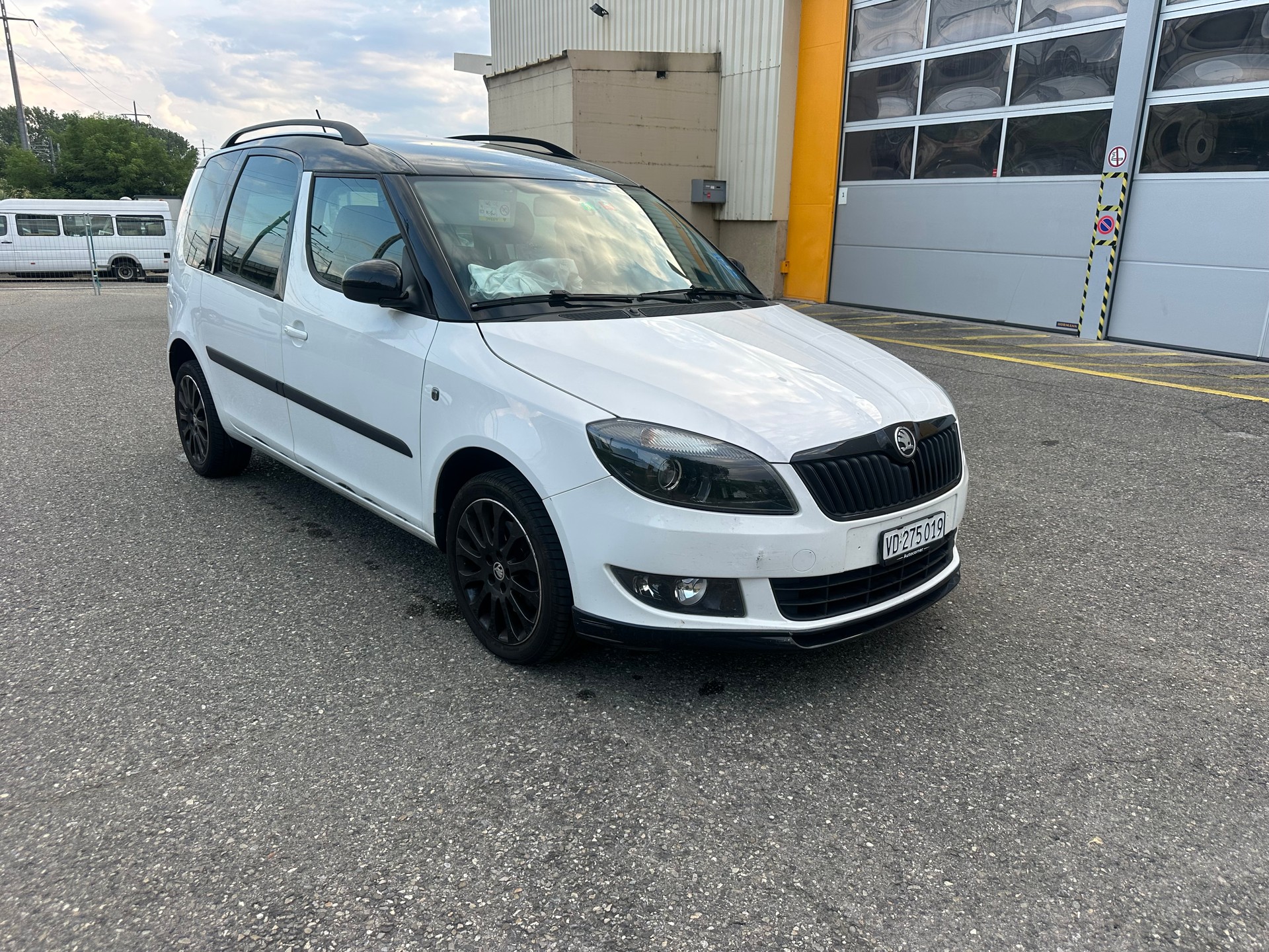 SKODA Roomster 1.2 TSI Elegance DSG-image-11