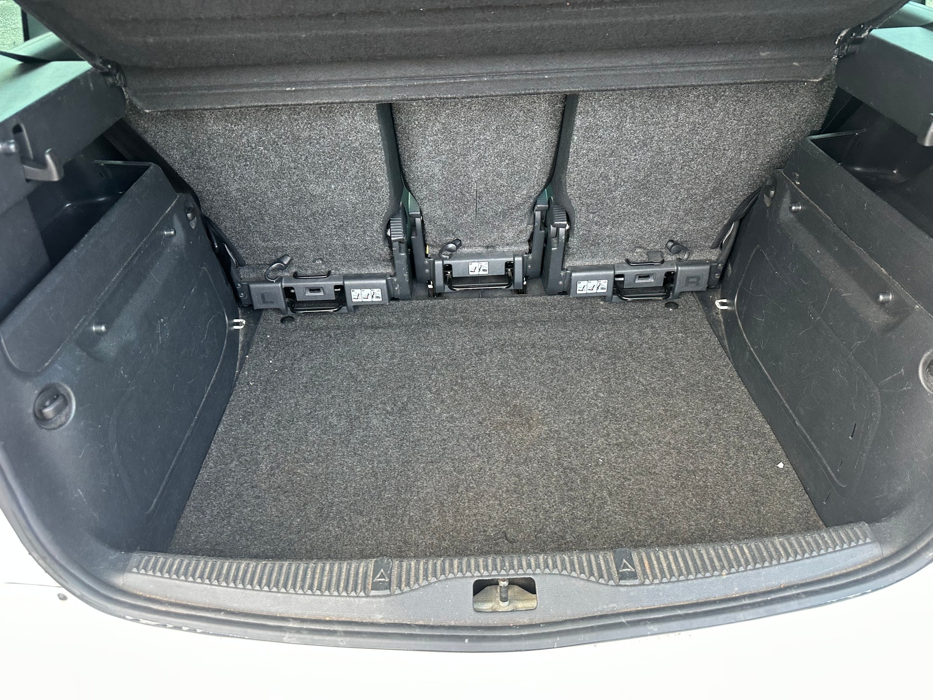 SKODA Roomster 1.2 TSI Elegance DSG-image-14