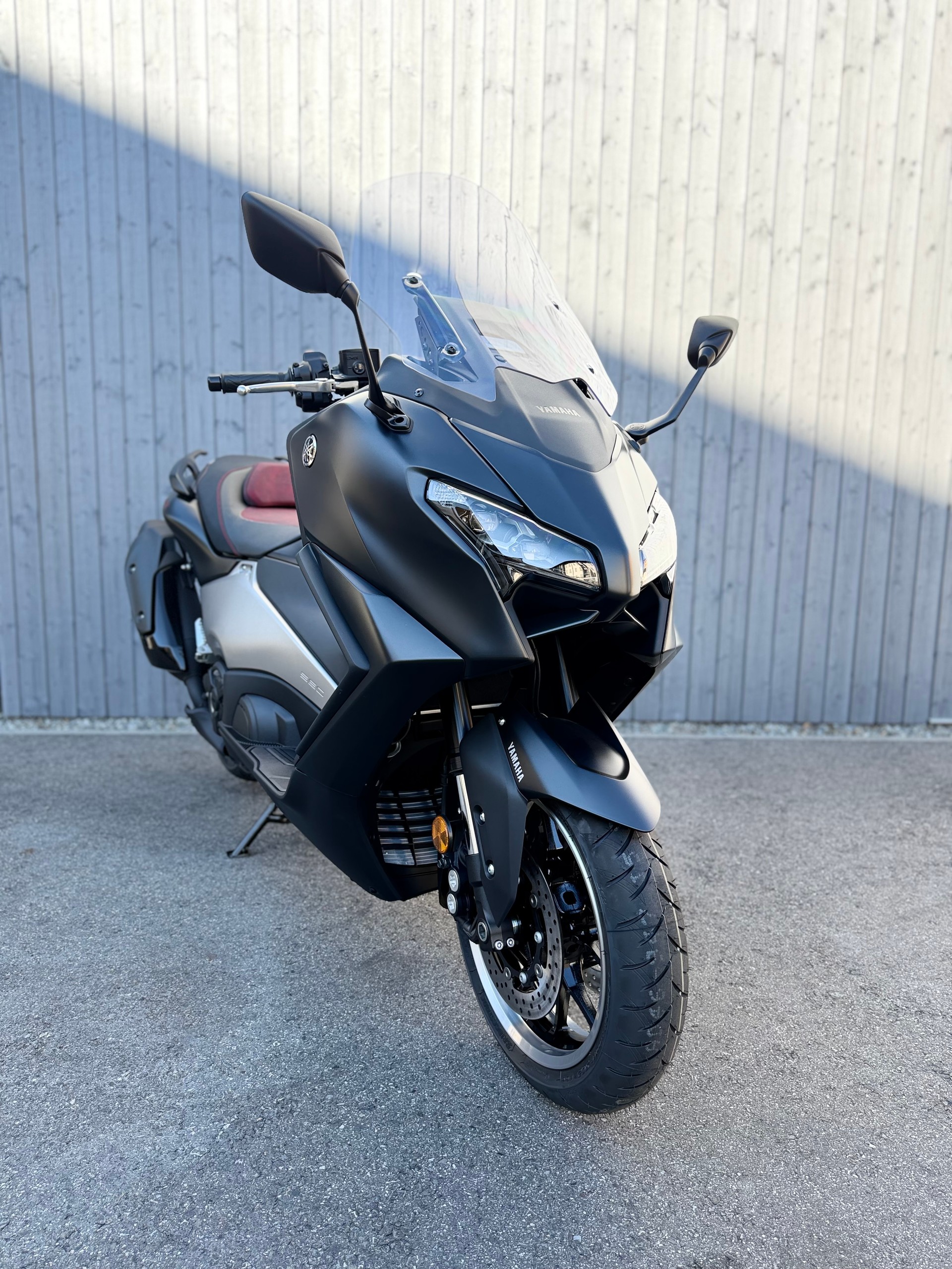 YAMAHA 25TH-showroom-element-1