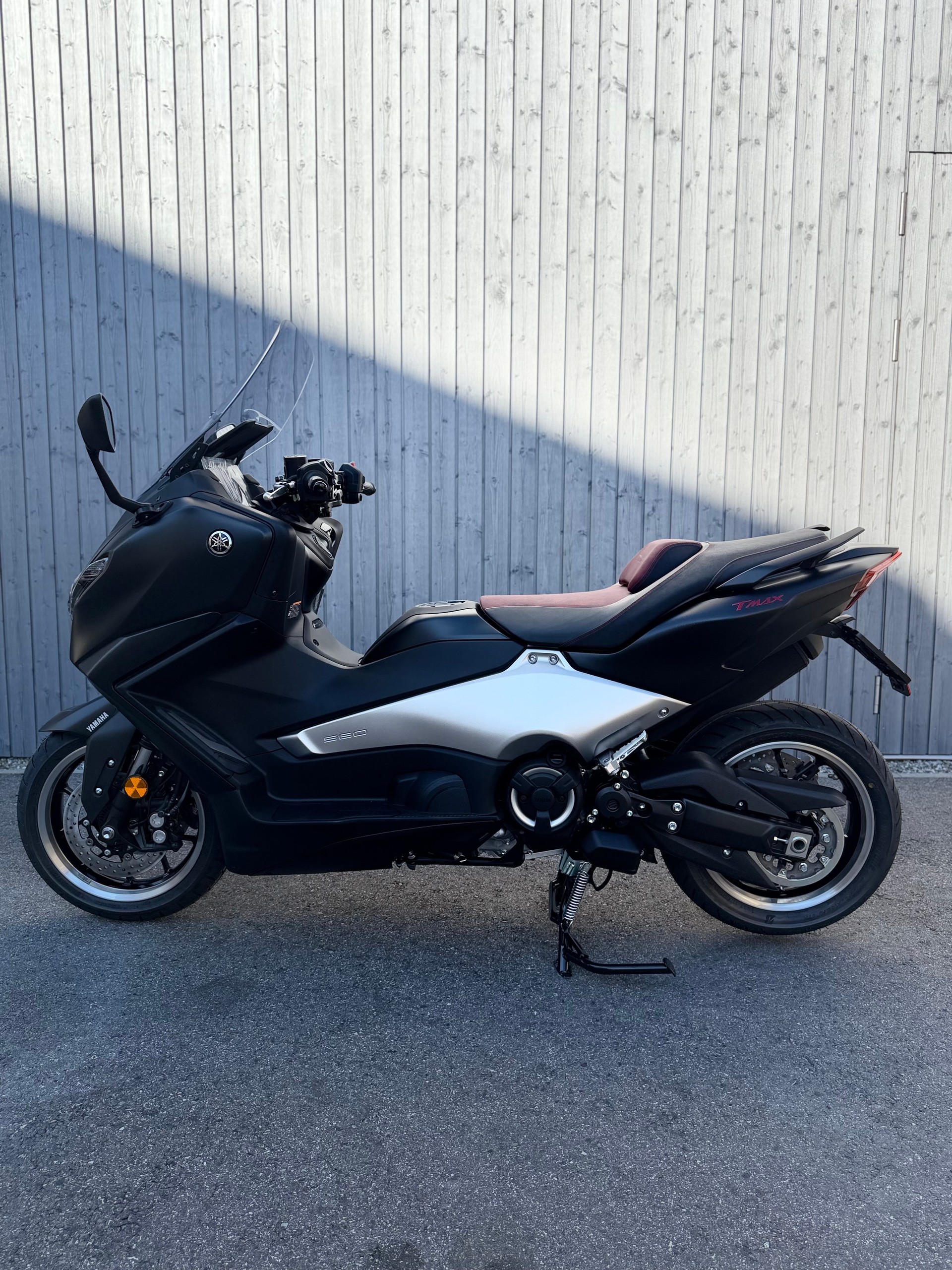 YAMAHA 25TH-showroom-element-3