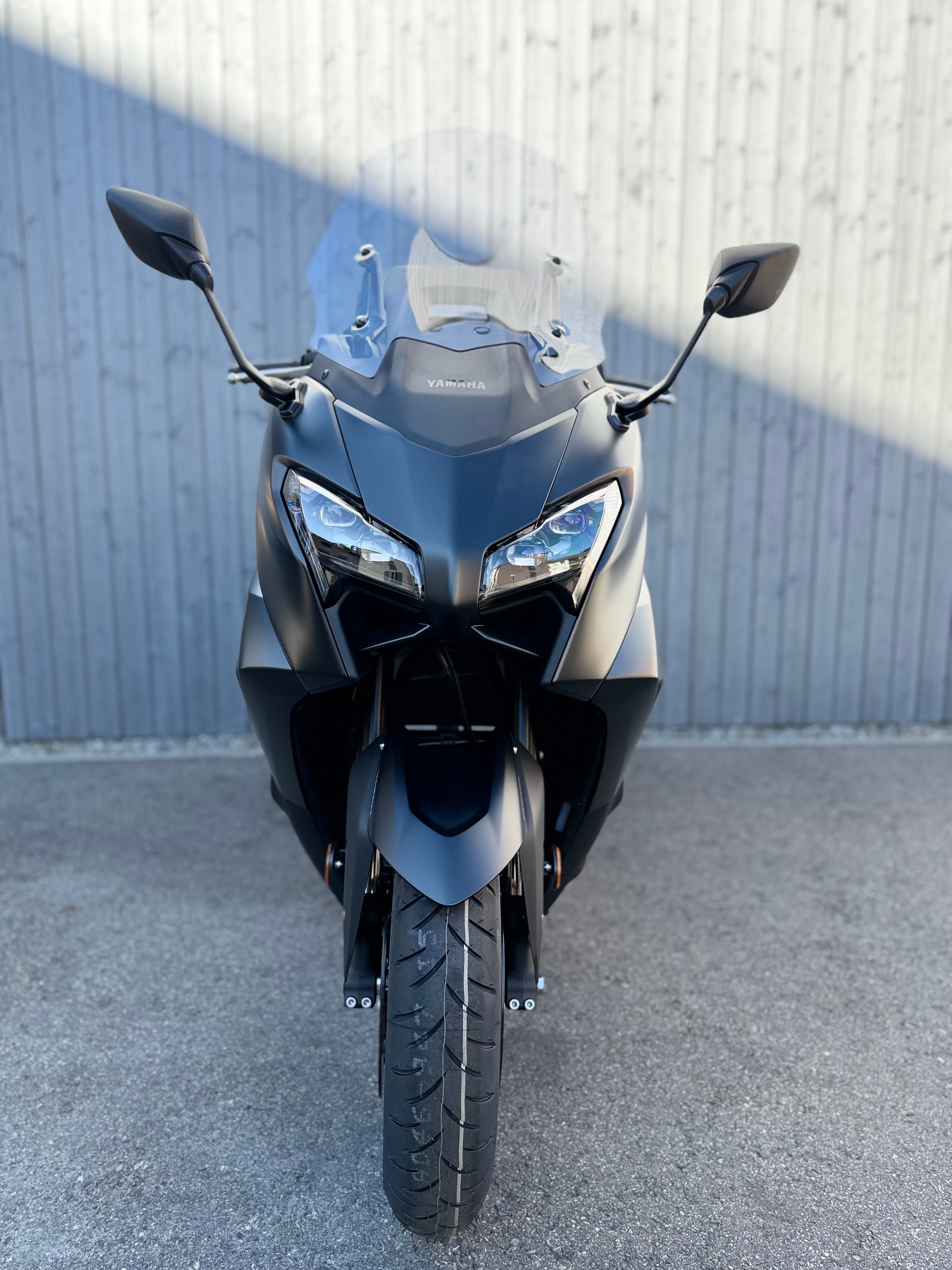 YAMAHA 25TH-showroom-element-2