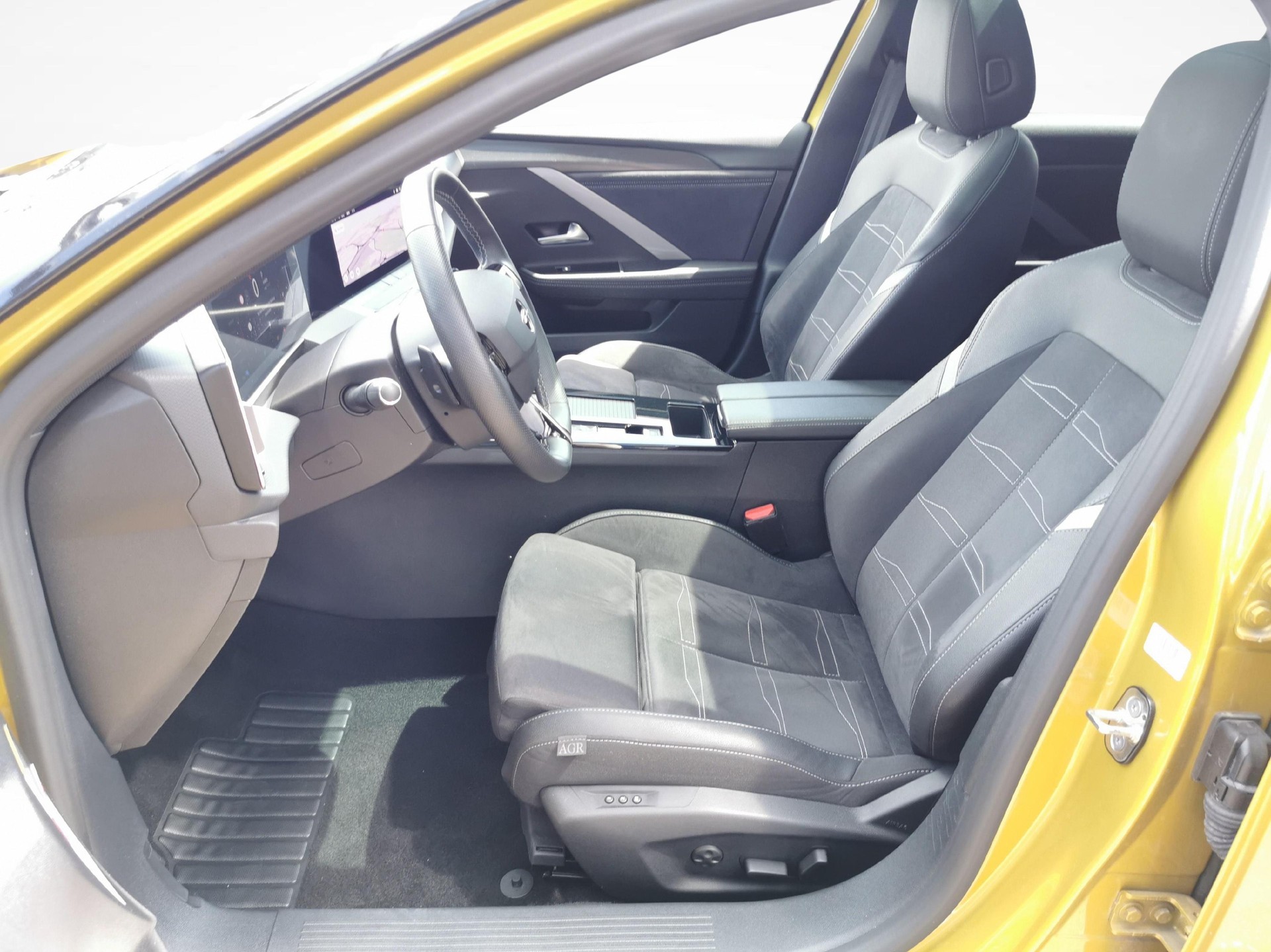 OPEL Astra 1.6 T PHEV 180 Swiss Premium-image-1