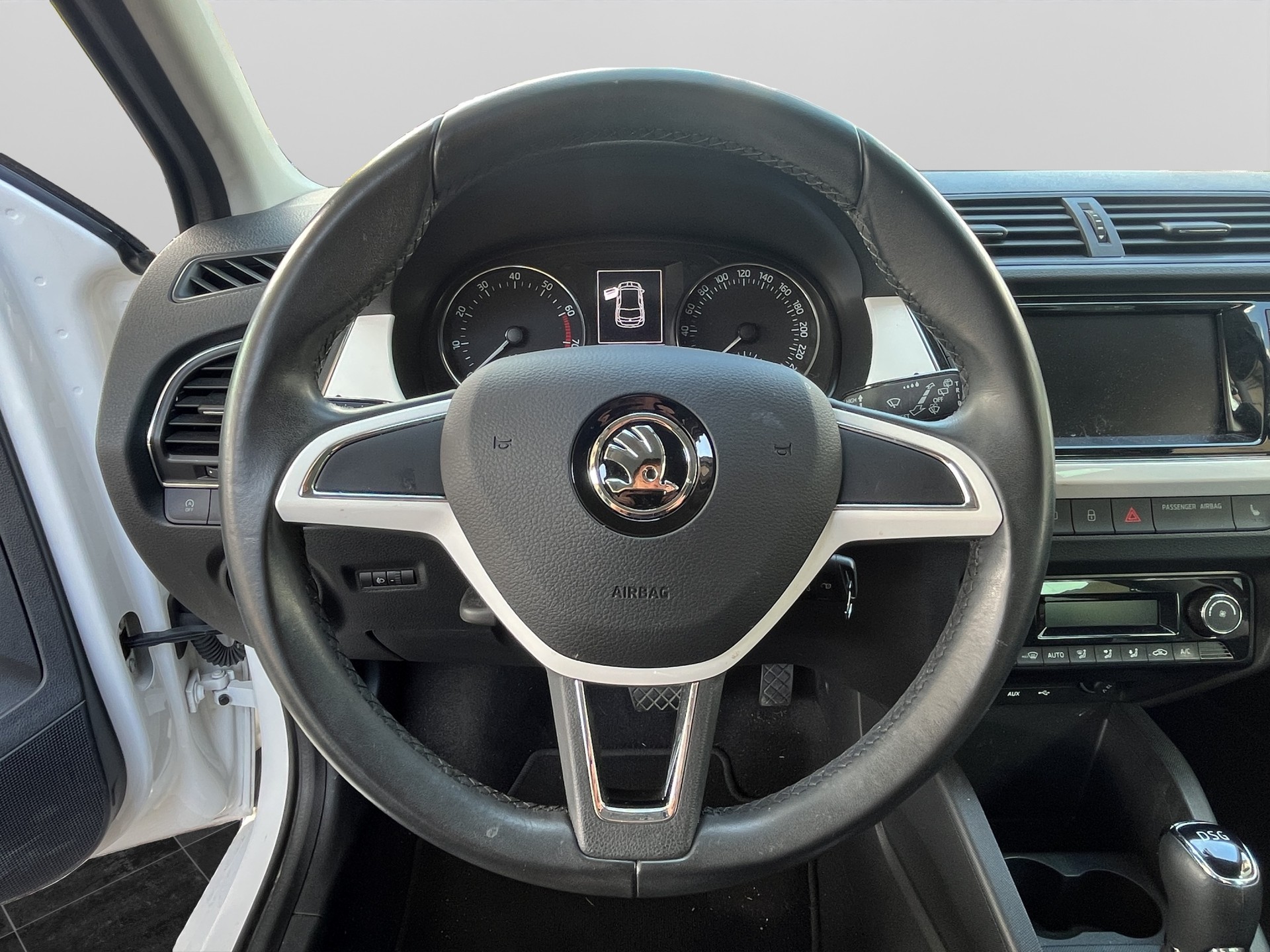SKODA Fabia 1.2 TSI Ambition DSG-image-10