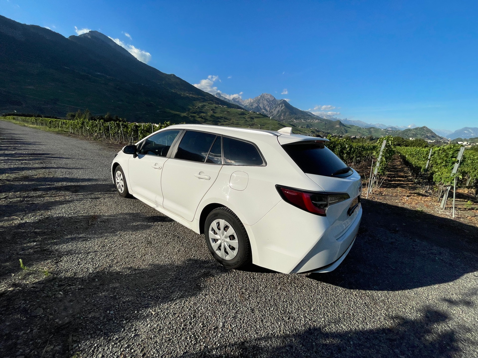 TOYOTA Corolla Touring Sports 1.8 HSD Comfort e-CVT-image-8