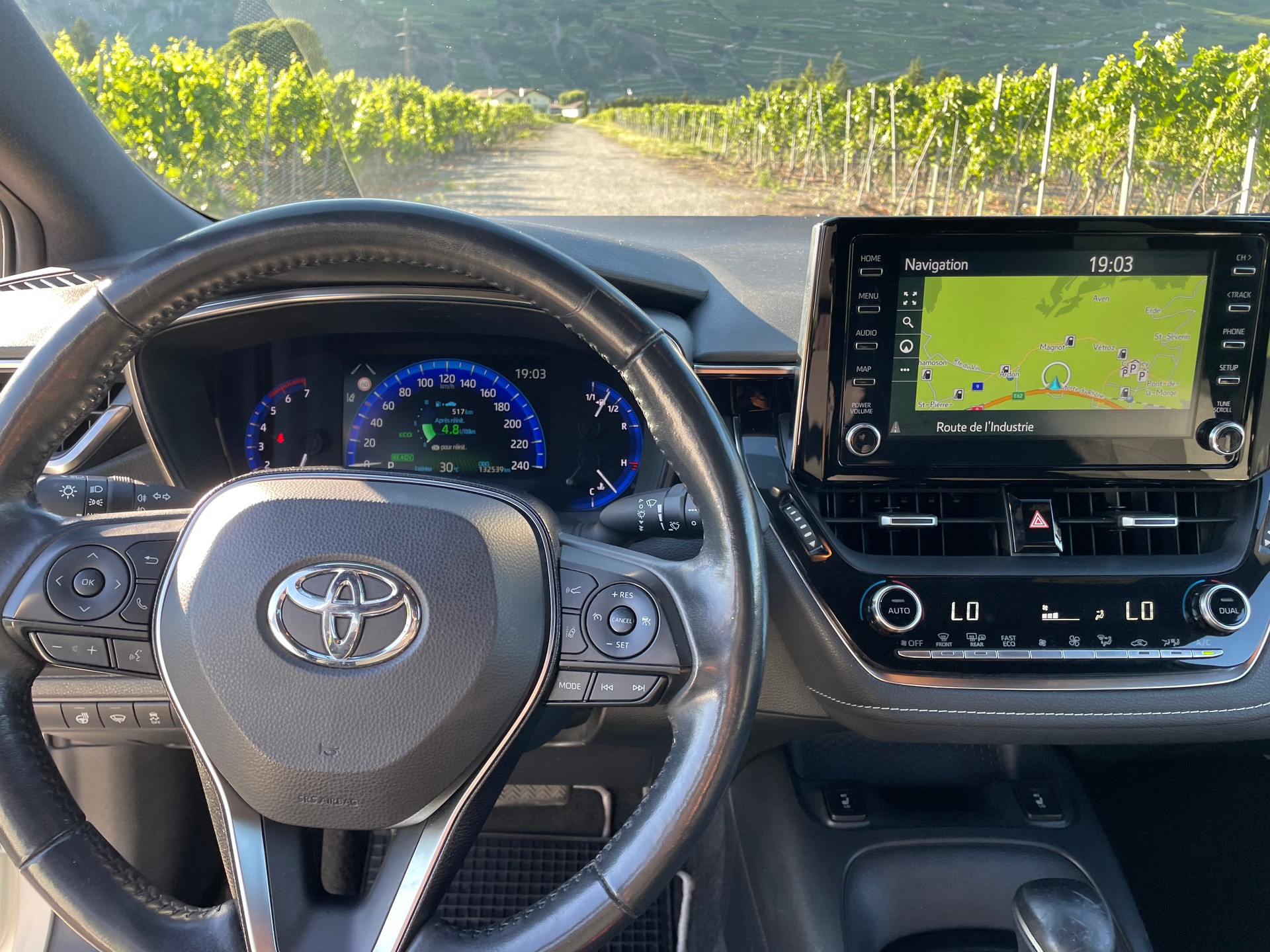 TOYOTA Corolla Touring Sports 1.8 HSD Comfort e-CVT-image-14