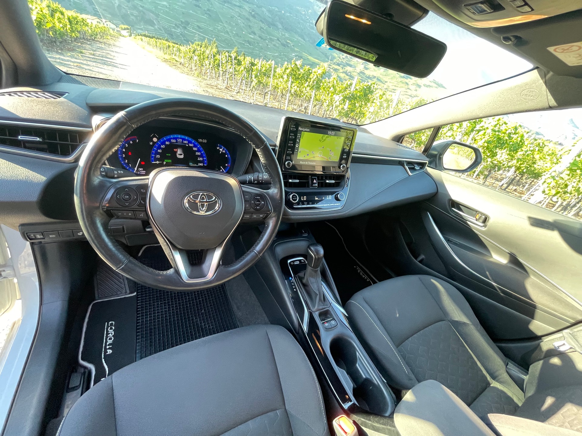 TOYOTA Corolla Touring Sports 1.8 HSD Comfort e-CVT-image-10