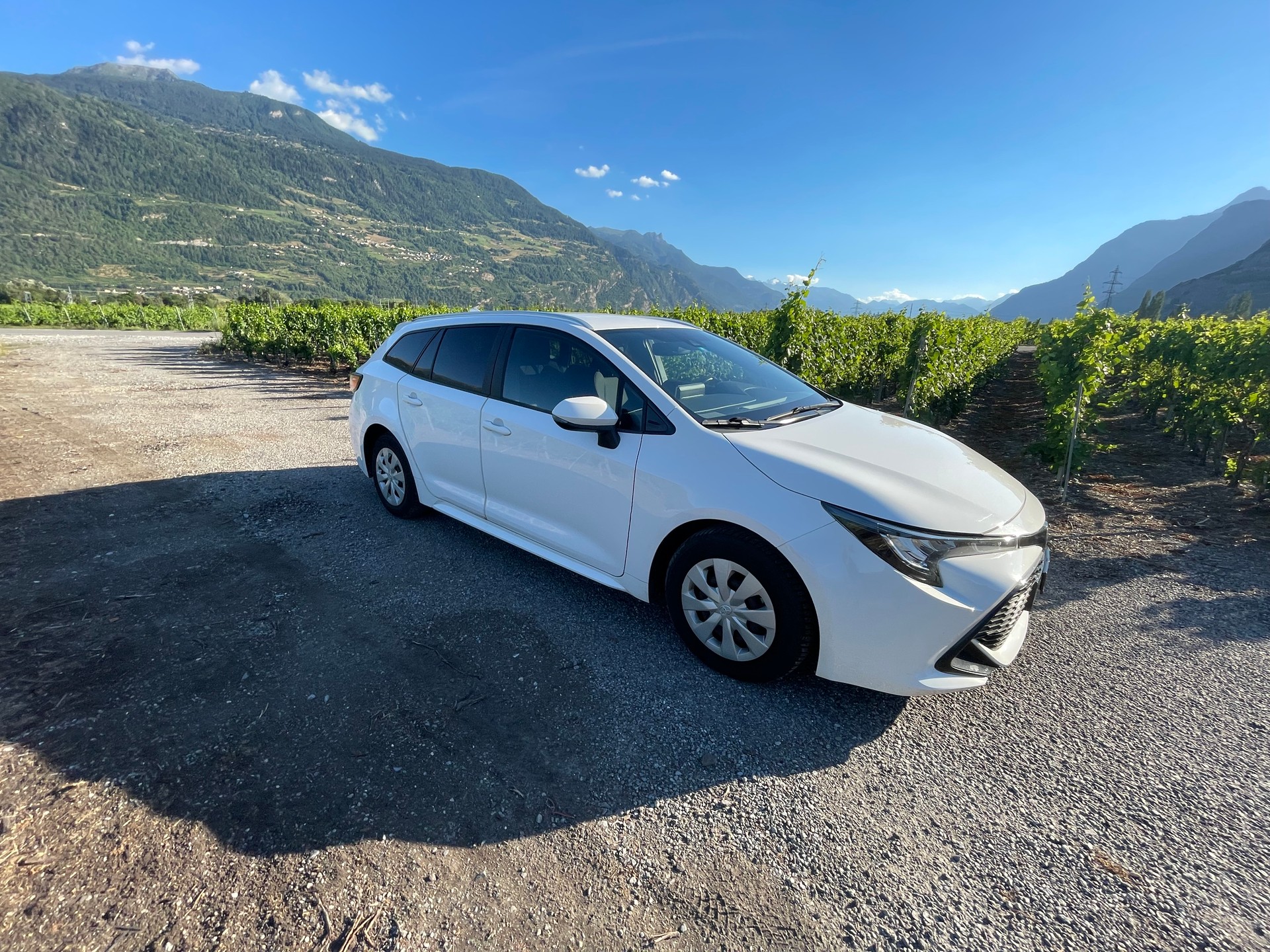 TOYOTA Corolla Touring Sports 1.8 HSD Comfort e-CVT-image-3