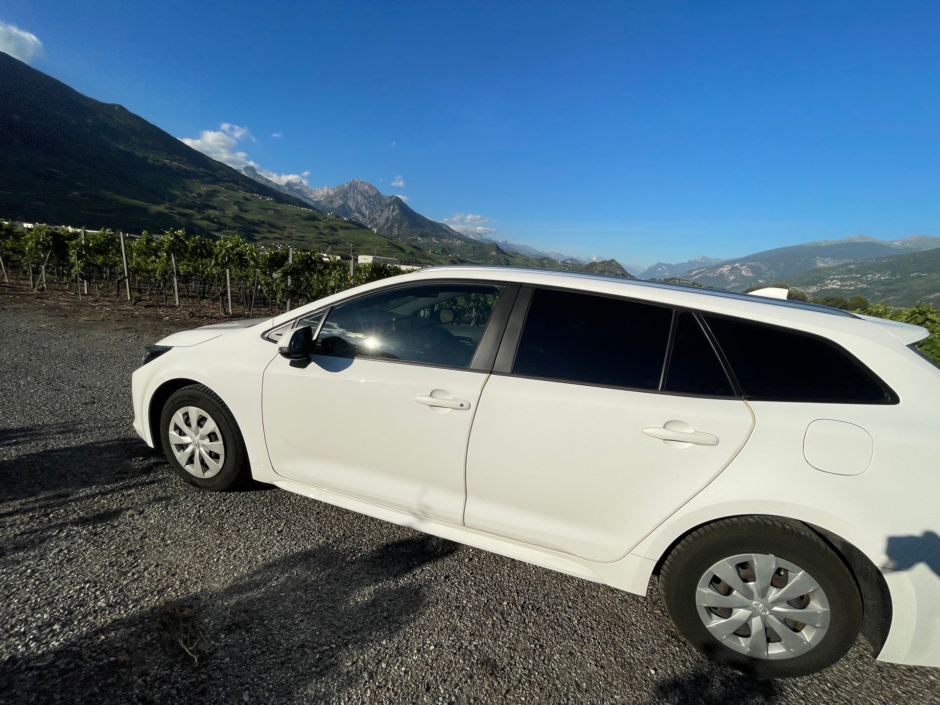 TOYOTA Corolla Touring Sports 1.8 HSD Comfort e-CVT-image-9