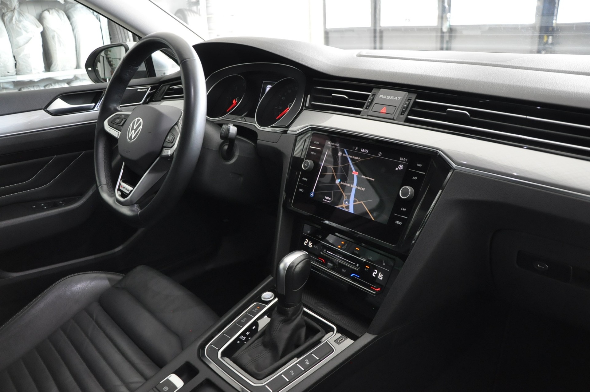 VW Passat 2.0 TDI BMT Business 4Motion DSG-image-13
