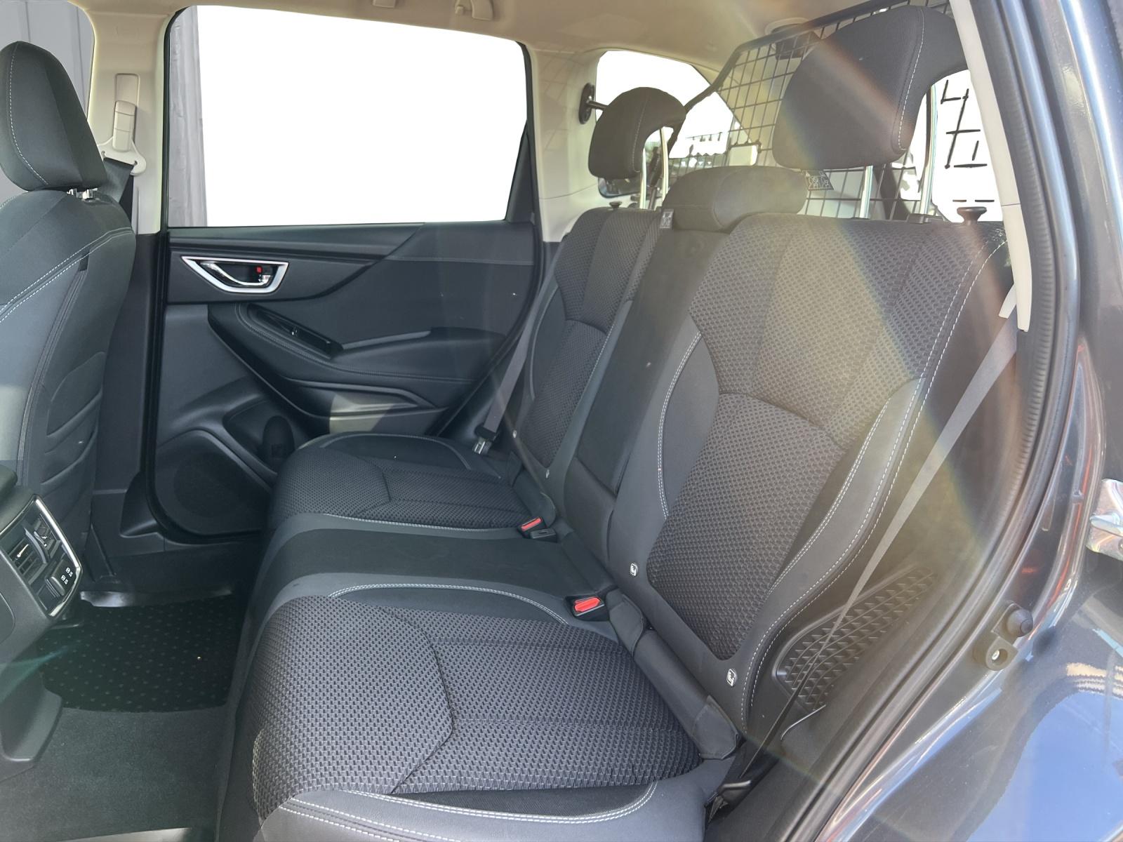 SUBARU Forester Station 2.0i e-Boxer Swiss Plus-image-9