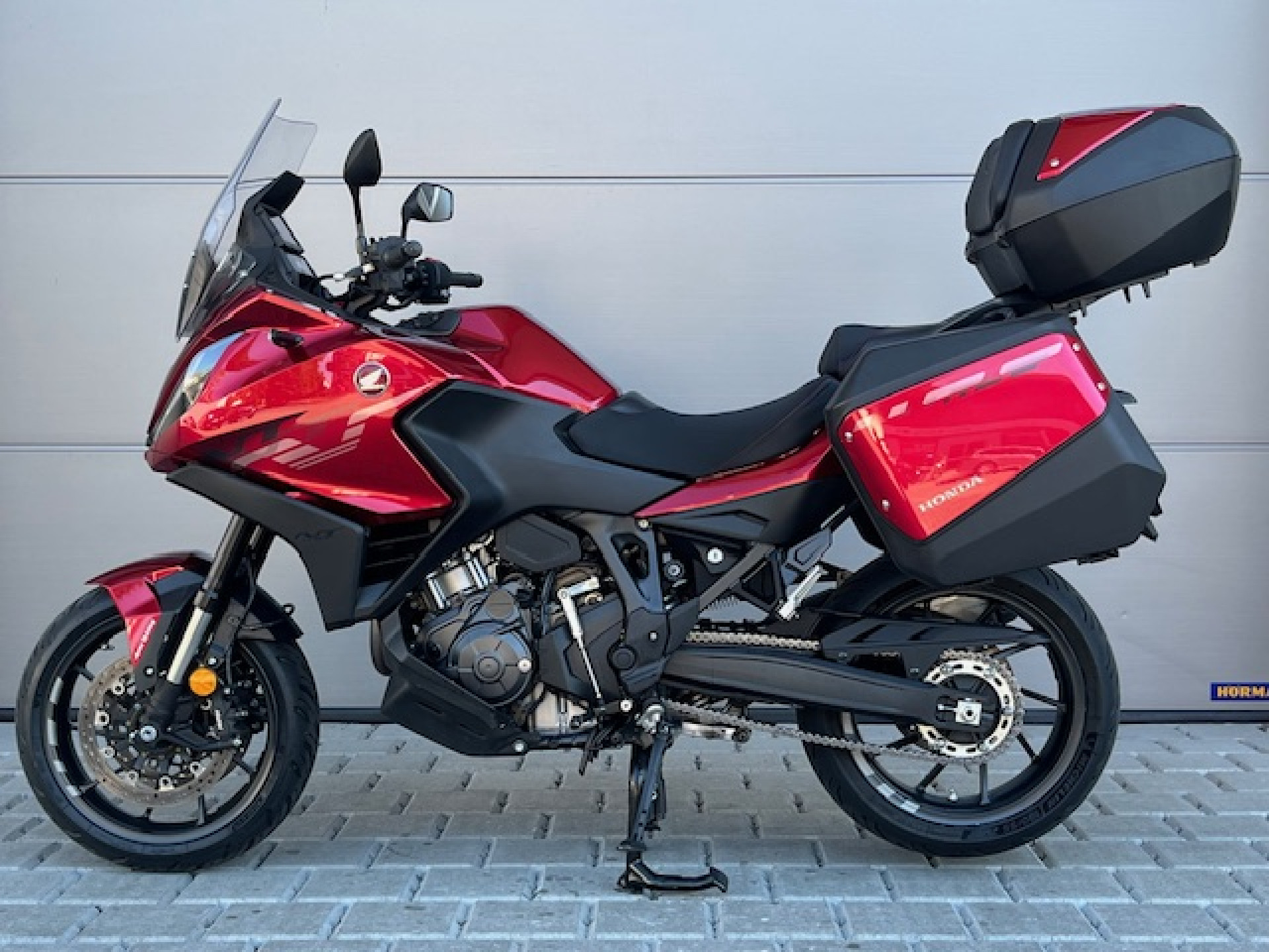 HONDA NT 1100-showroom-element-3