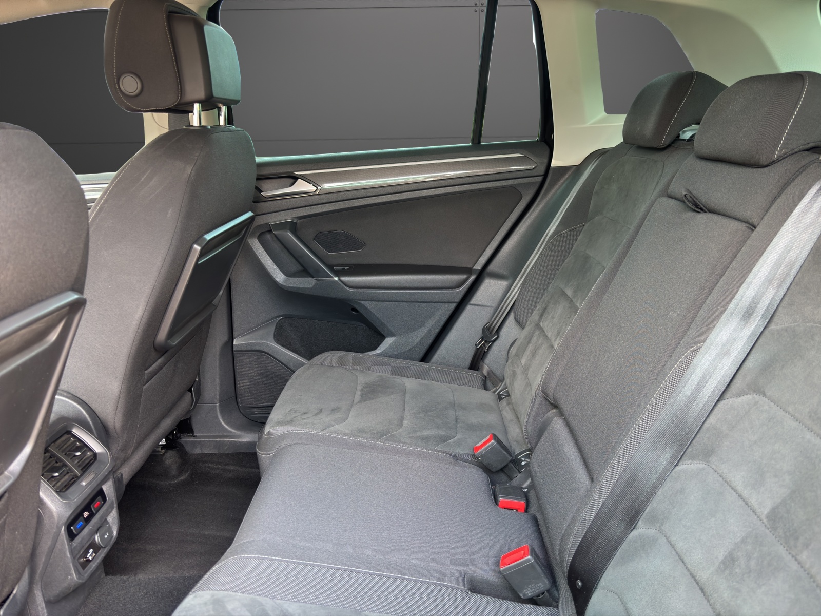 VW Tiguan 2.0TSI Highline 4Motion DSG-image-11