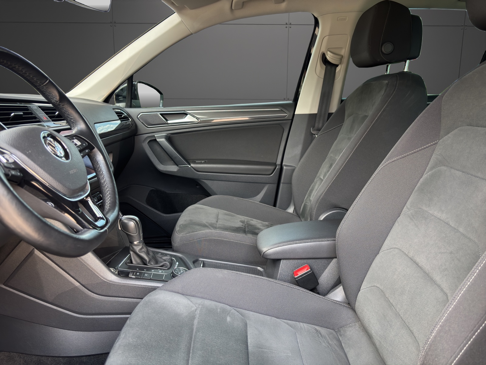 VW Tiguan 2.0TSI Highline 4Motion DSG-image-2