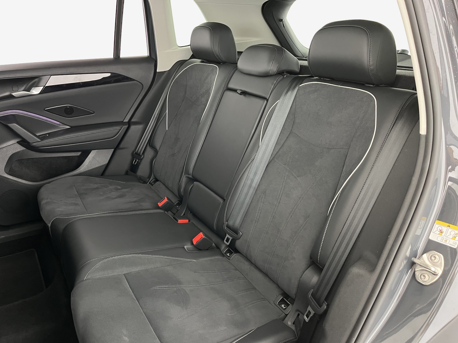 VW Tiguan 2.0 TSI DSG Elegance 4Motion-image-11