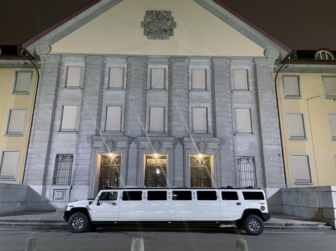 HUMMER H2 6.0 Stretchlimousine-image-3