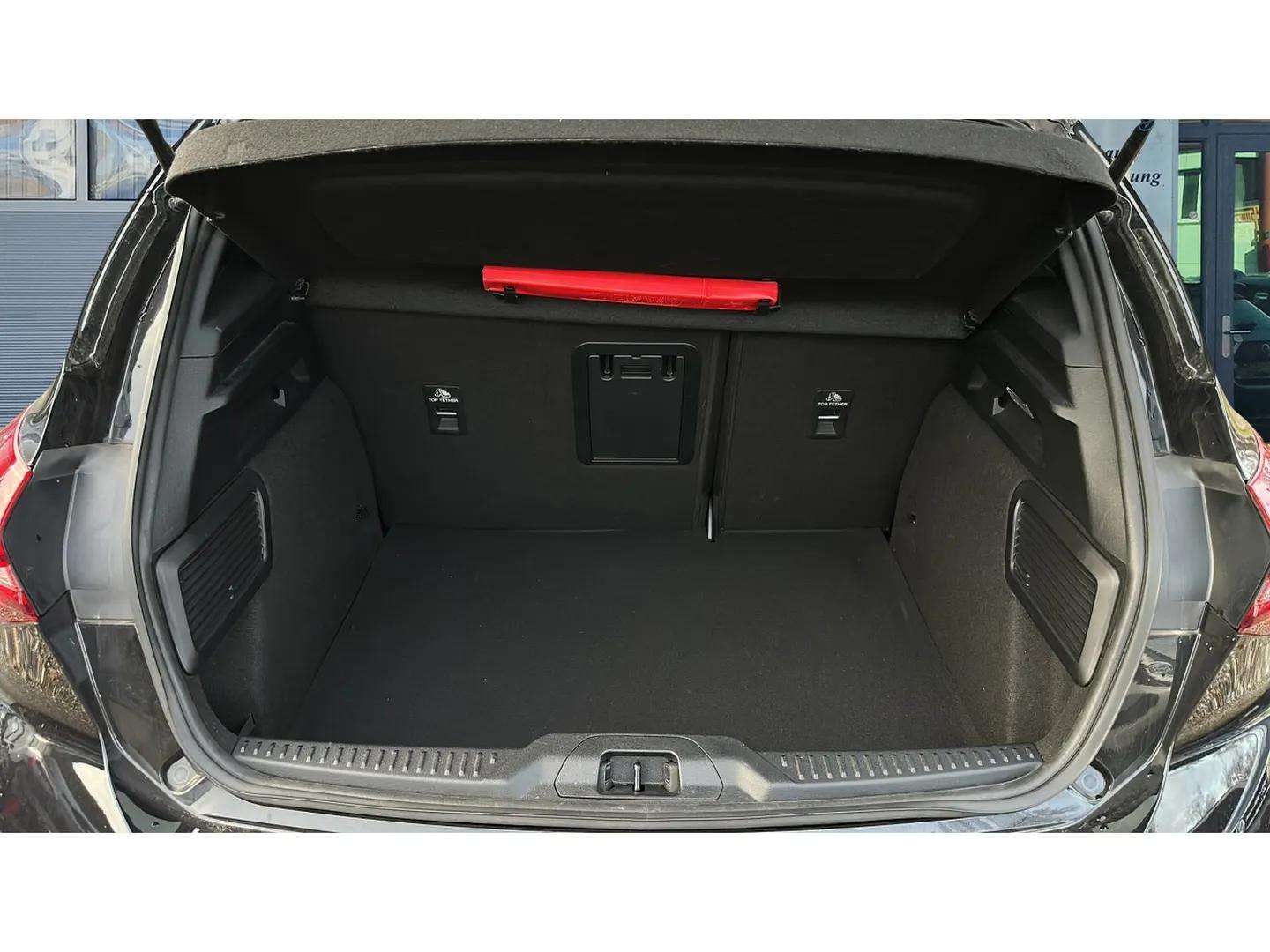FORD Focus 1.0 MHEV ST-Line Automat-image-14