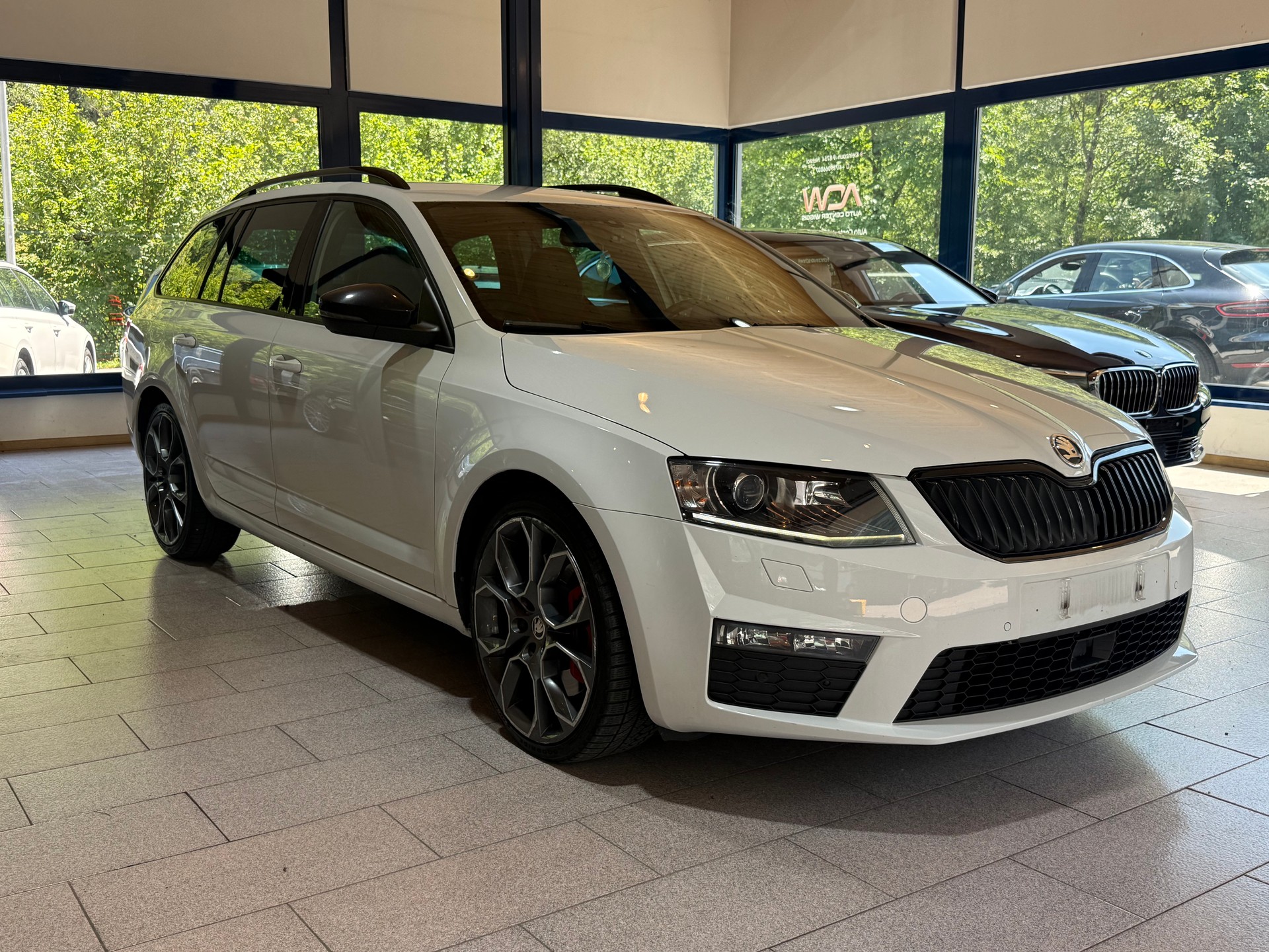 SKODA Octavia Combi 2.0 TDI RS DSG-image-2