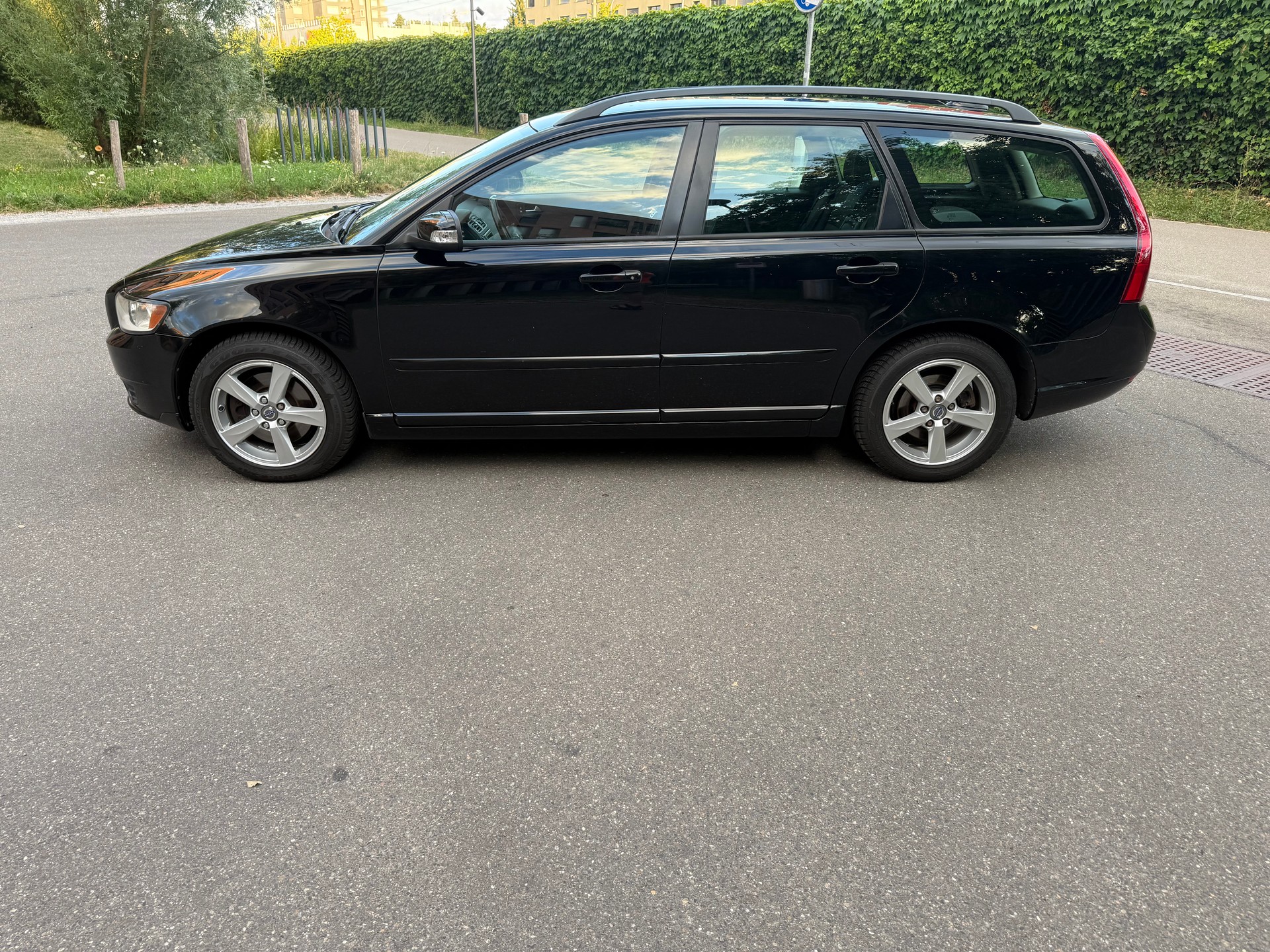 VOLVO V50 2.0D Kinetic-image-13