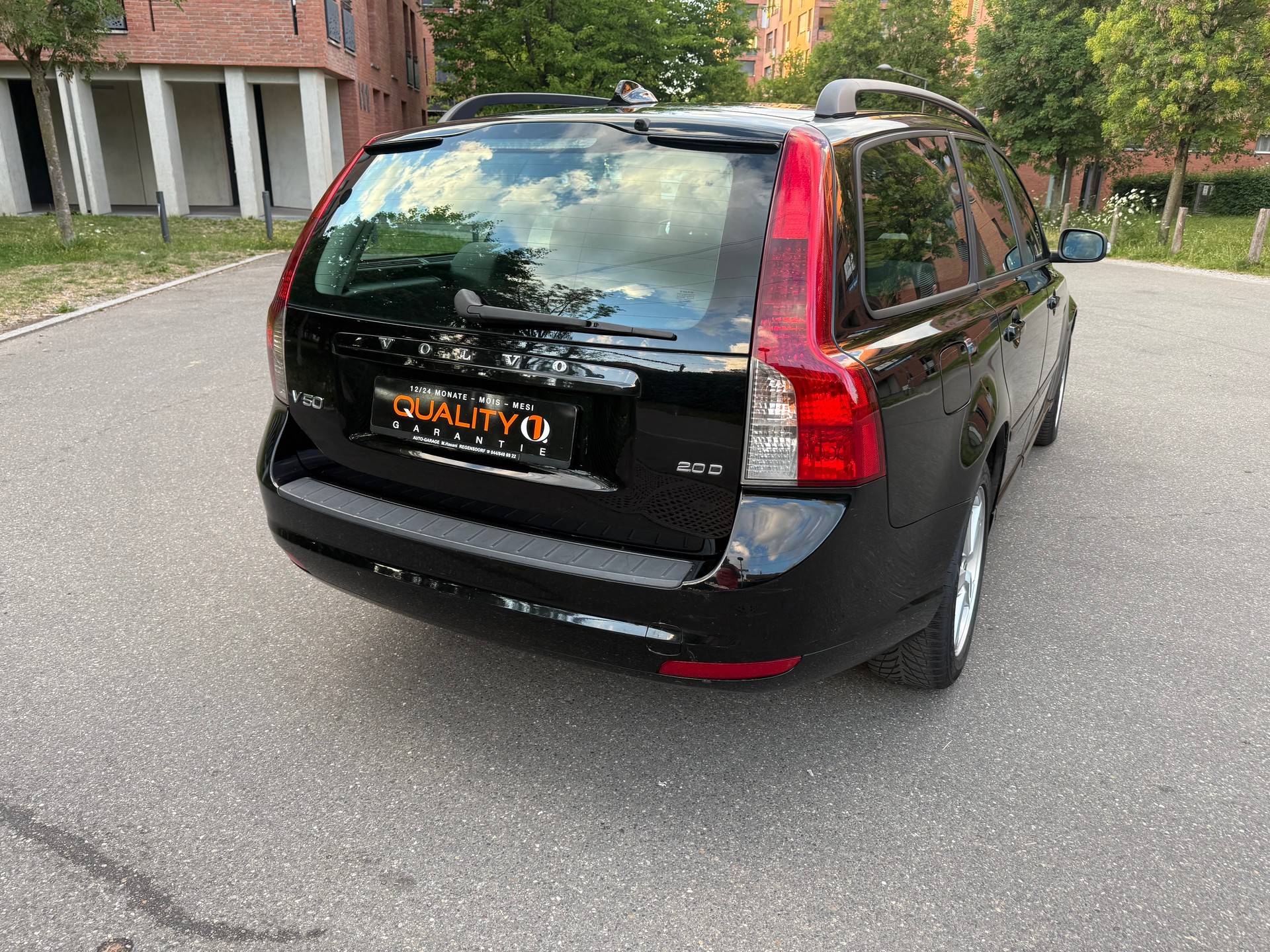 VOLVO V50 2.0D Kinetic-image-8