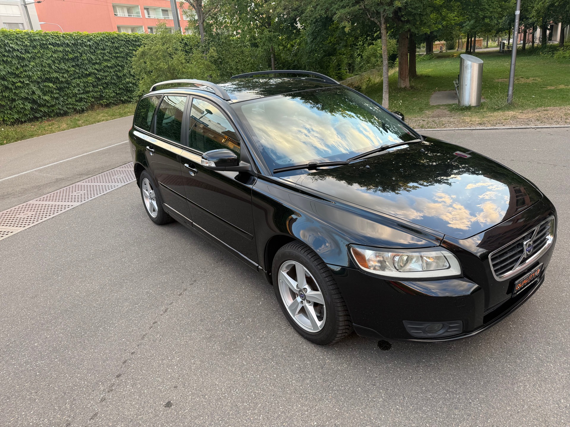 VOLVO V50 2.0D Kinetic-image-4