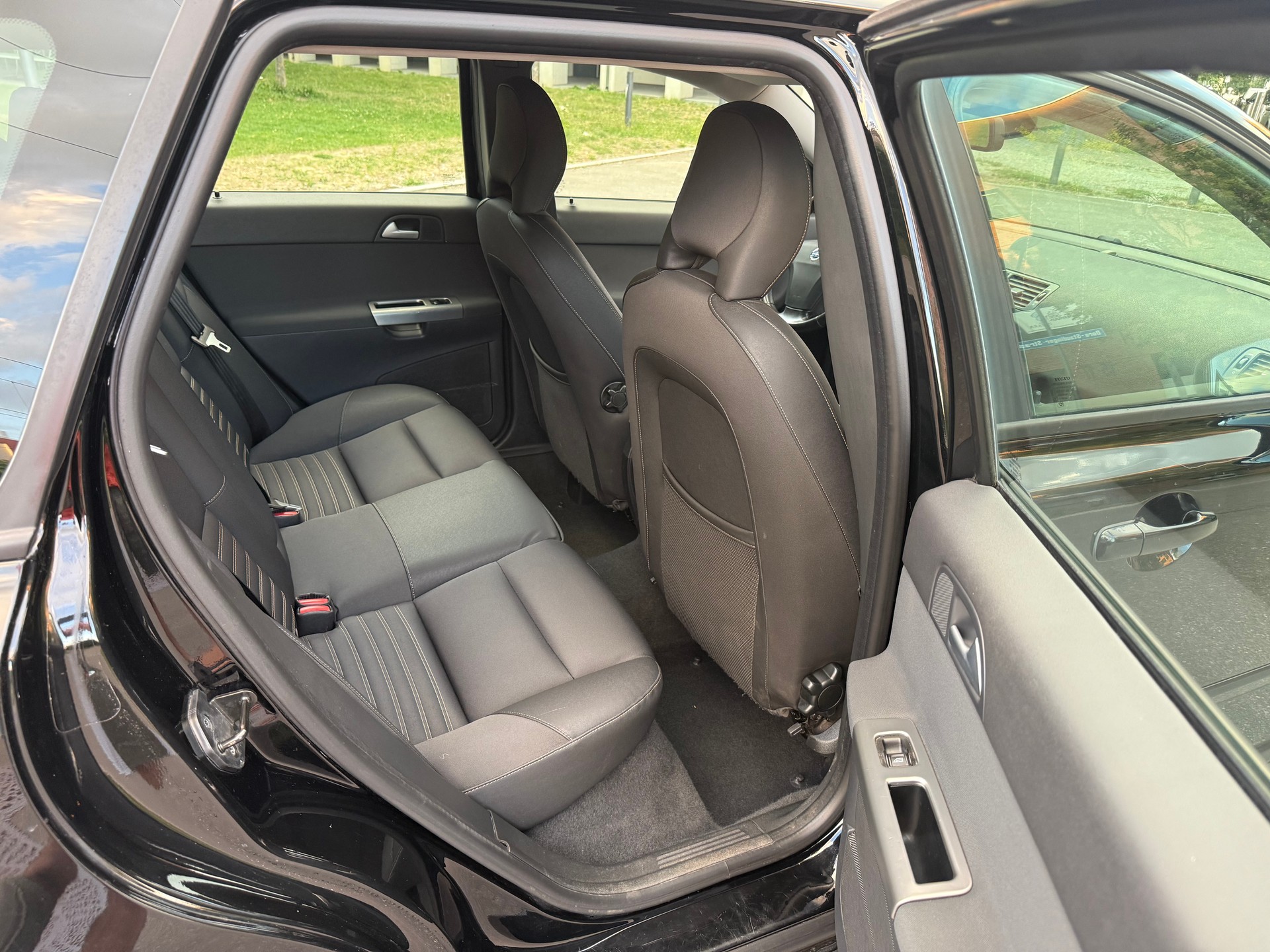 VOLVO V50 2.0D Kinetic-image-19