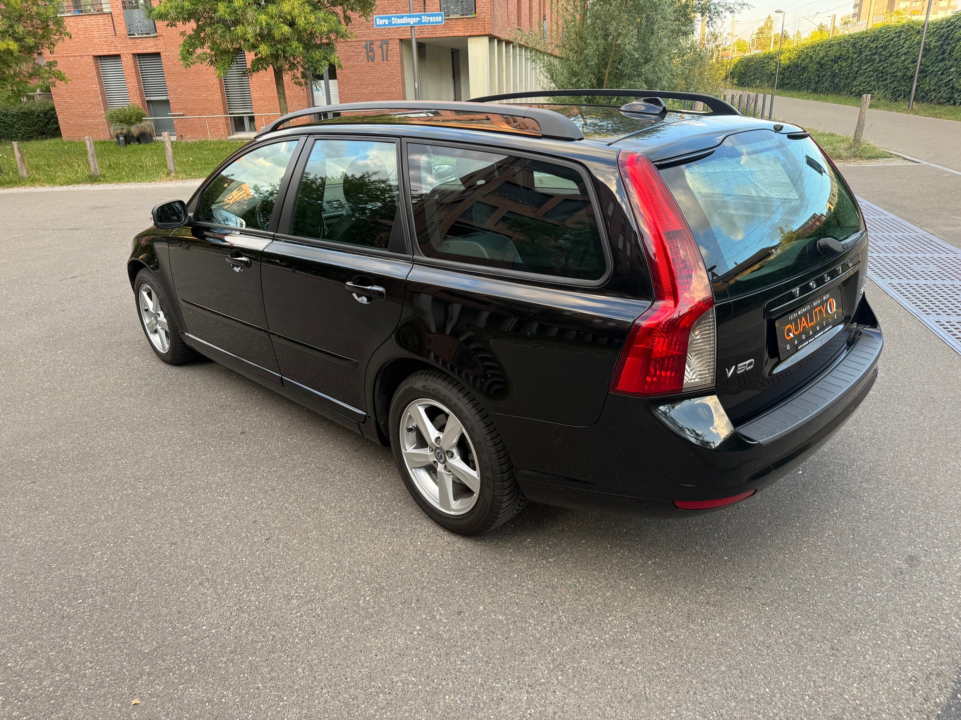VOLVO V50 2.0D Kinetic-image-11