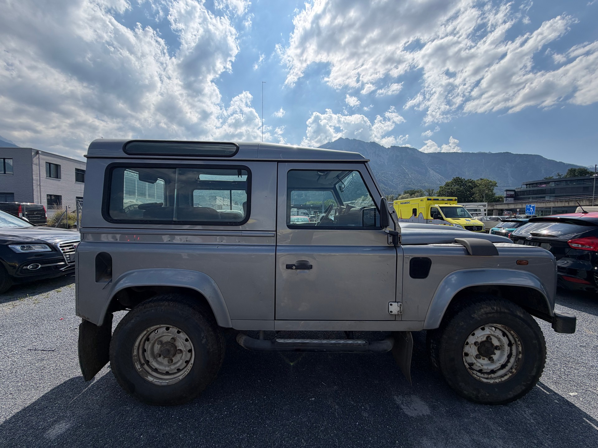 LAND ROVER Defender 130 2.2 TD4 Chassis Cab-image-4