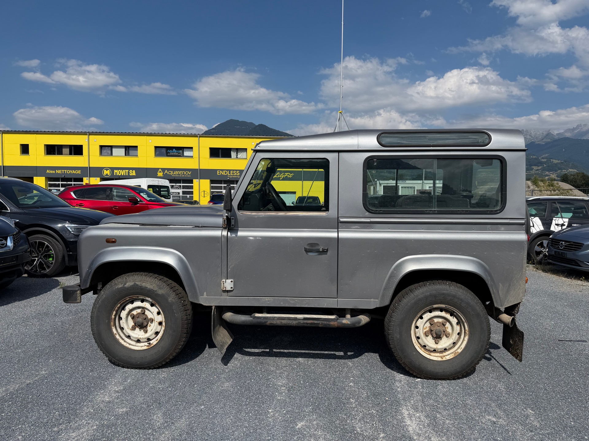 LAND ROVER Defender 130 2.2 TD4 Chassis Cab-image-1