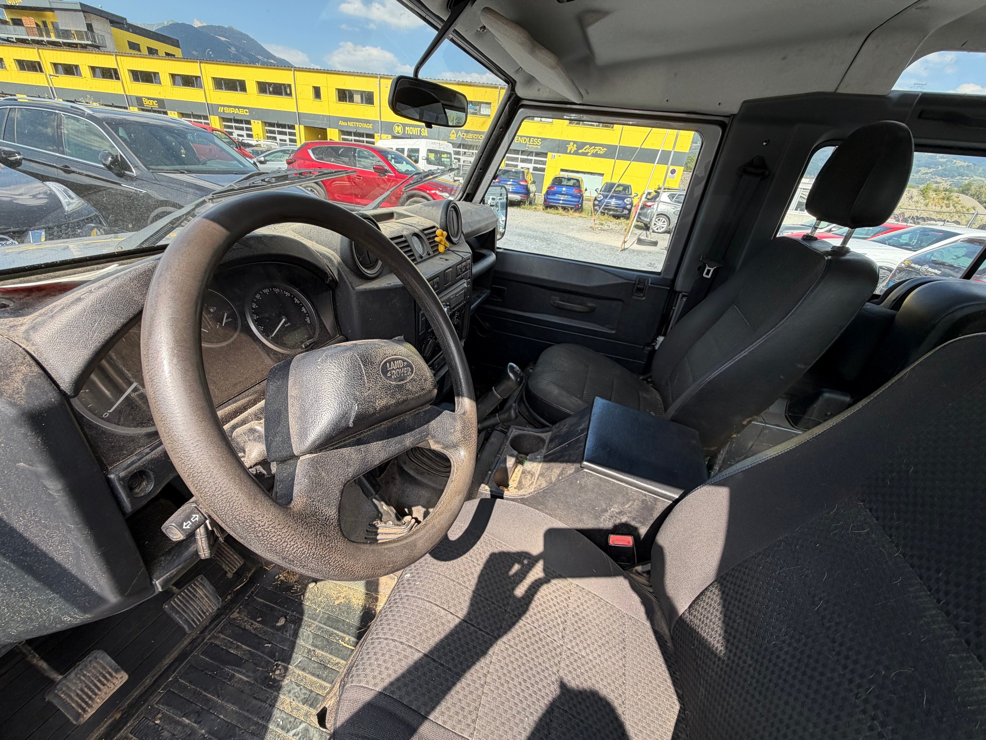 LAND ROVER Defender 130 2.2 TD4 Chassis Cab-image-10
