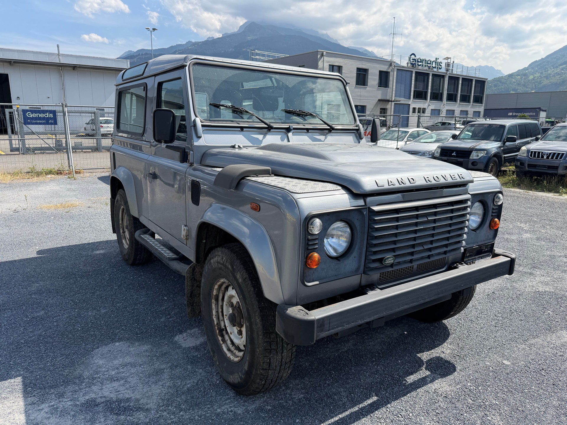 LAND ROVER Defender 130 2.2 TD4 Chassis Cab-image-3