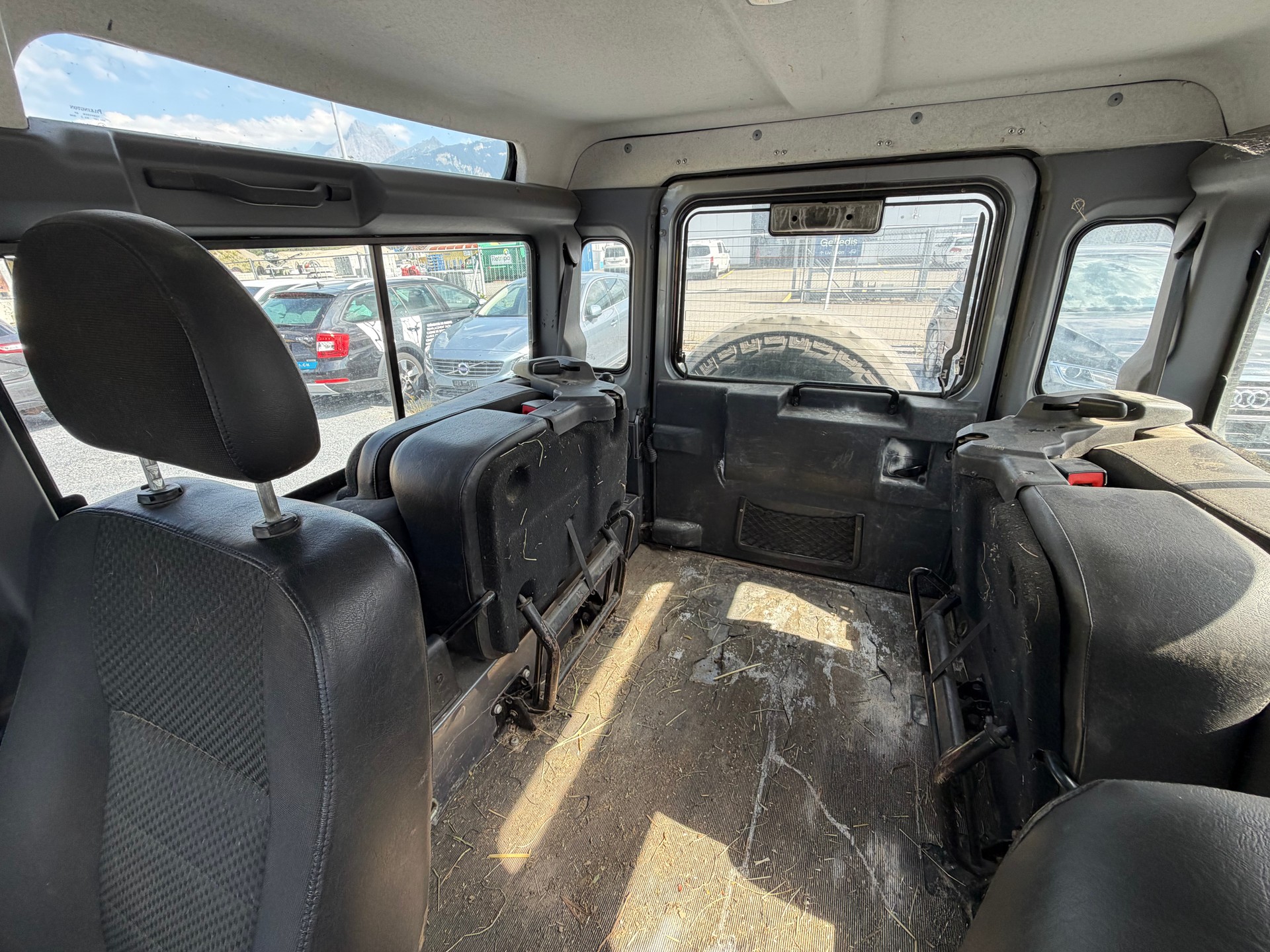 LAND ROVER Defender 130 2.2 TD4 Chassis Cab-image-9