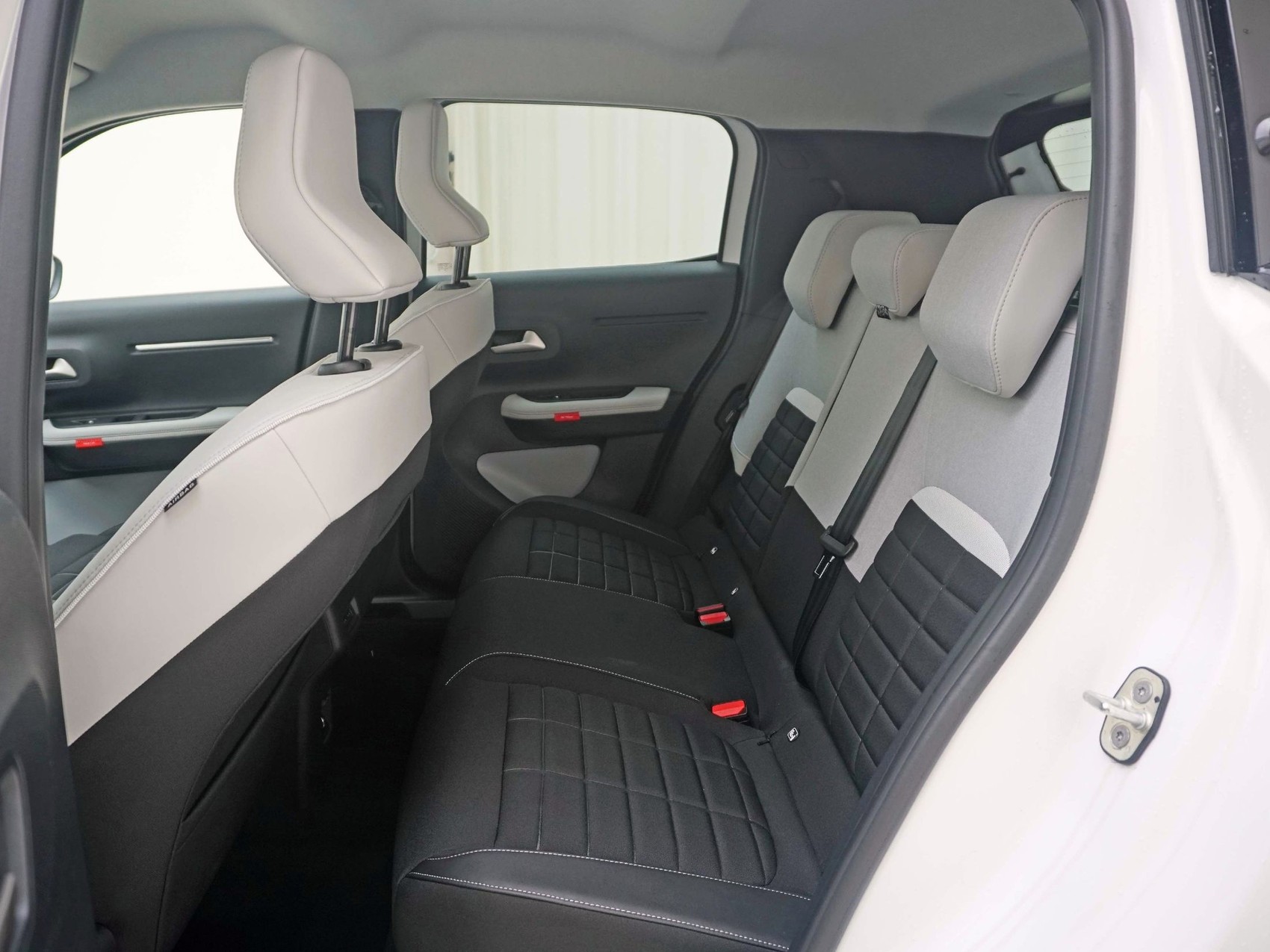CITROEN C3 1.2 Hybrid Max-image-15