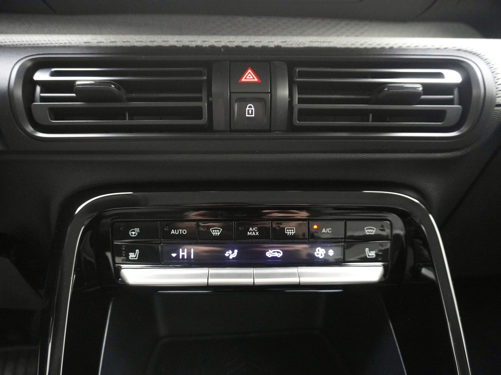 CITROEN C3 1.2 Hybrid Max-image-14